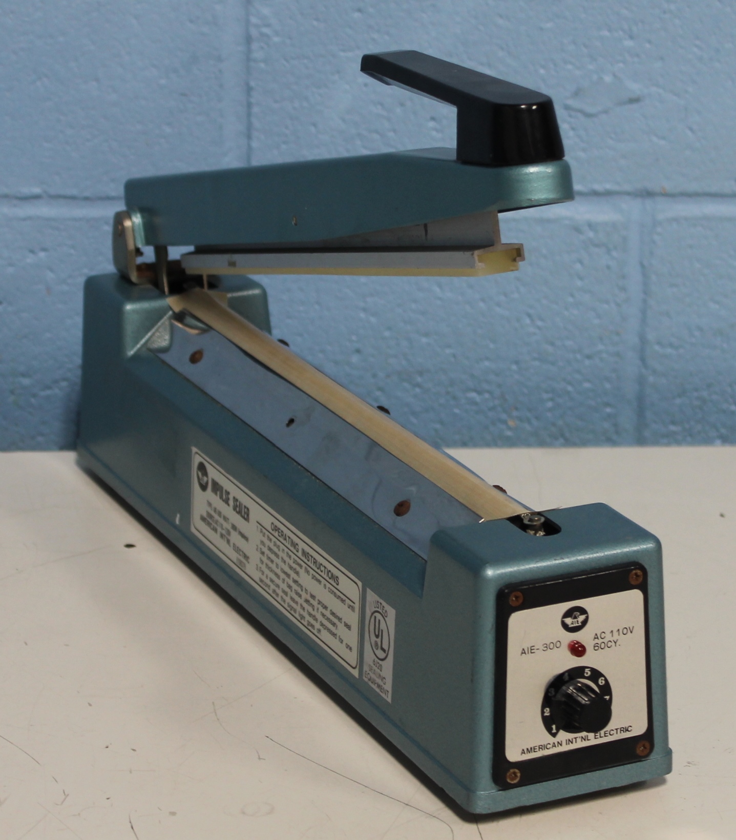 American International Impulse Sealer AIE 300
