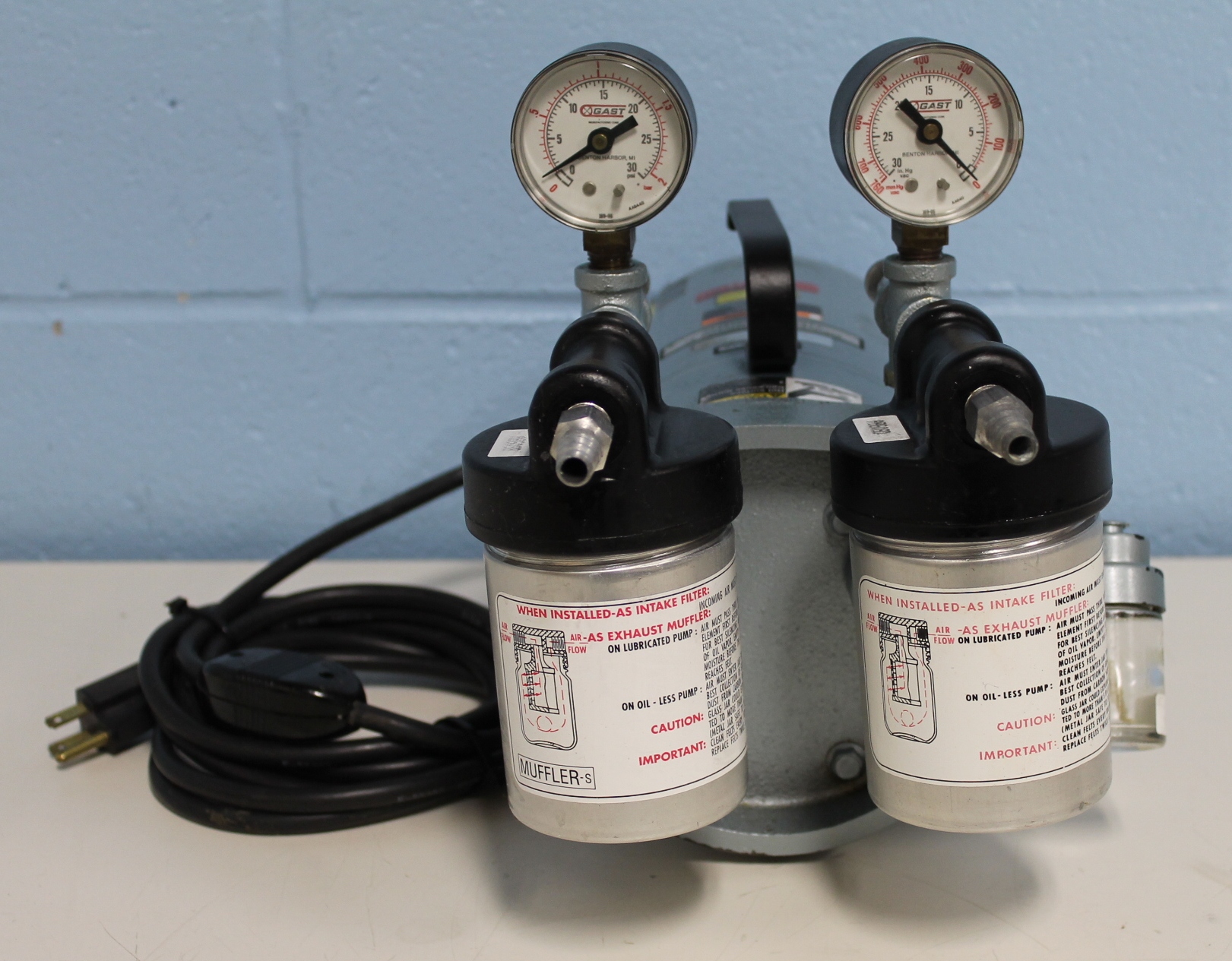 Gast 0523-V4B-G180DX Rotary Vane Vacuum Pump