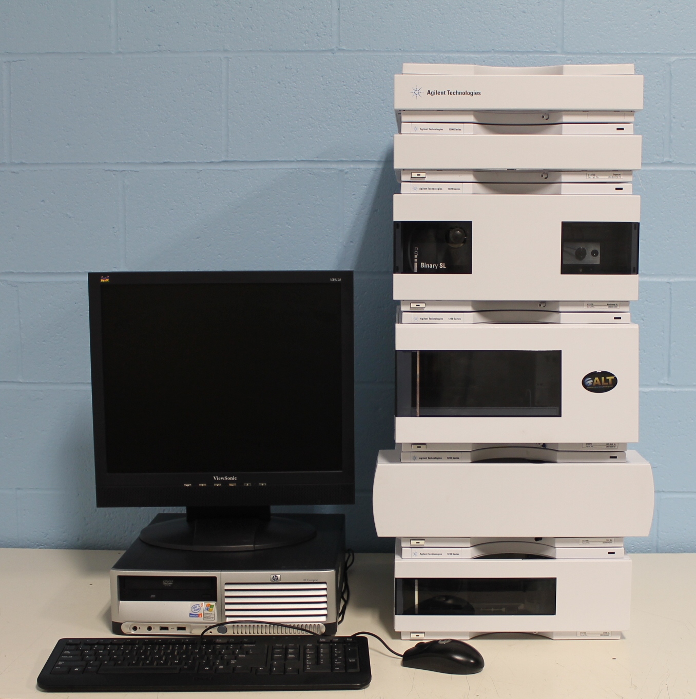 Agilent 1200 Series HPLC System with G1315C DAD, G1311A Quaternary Pump, G1367B HiP Autosampler
