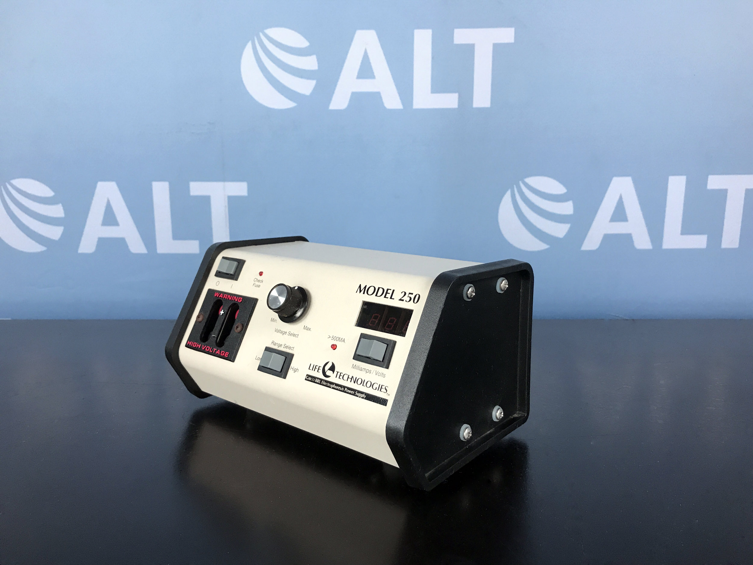 Life Technologies Inc. 250 Electrophoresis Power Supply