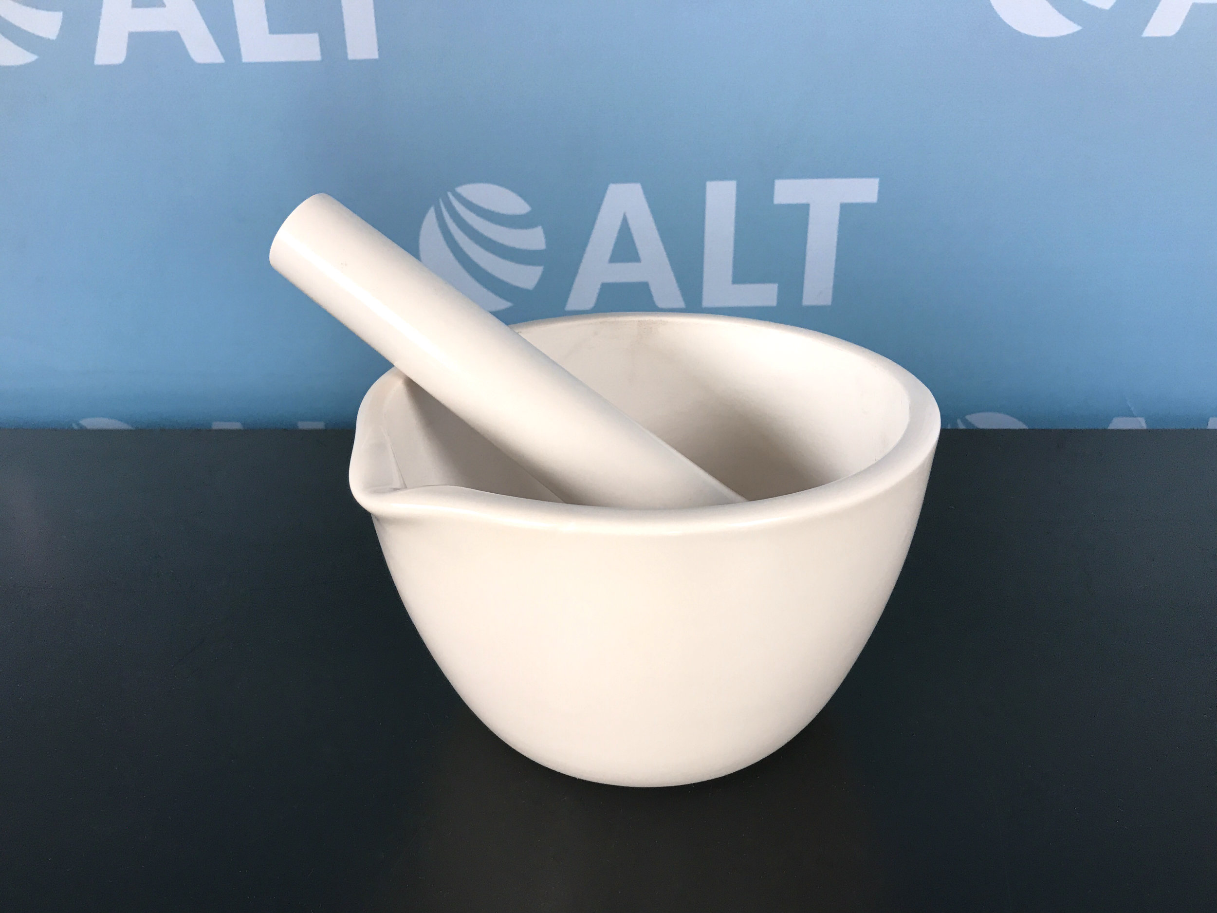 CoorsTek 60328 Porcelain Ceramic Chemical and Heat Resistant Mortar with 262mm Pestle 60329