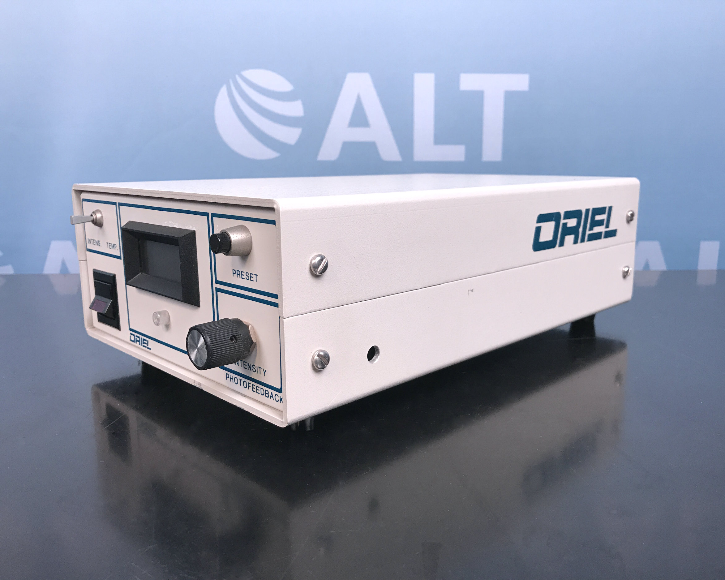 Oriel Photofeedback Controller