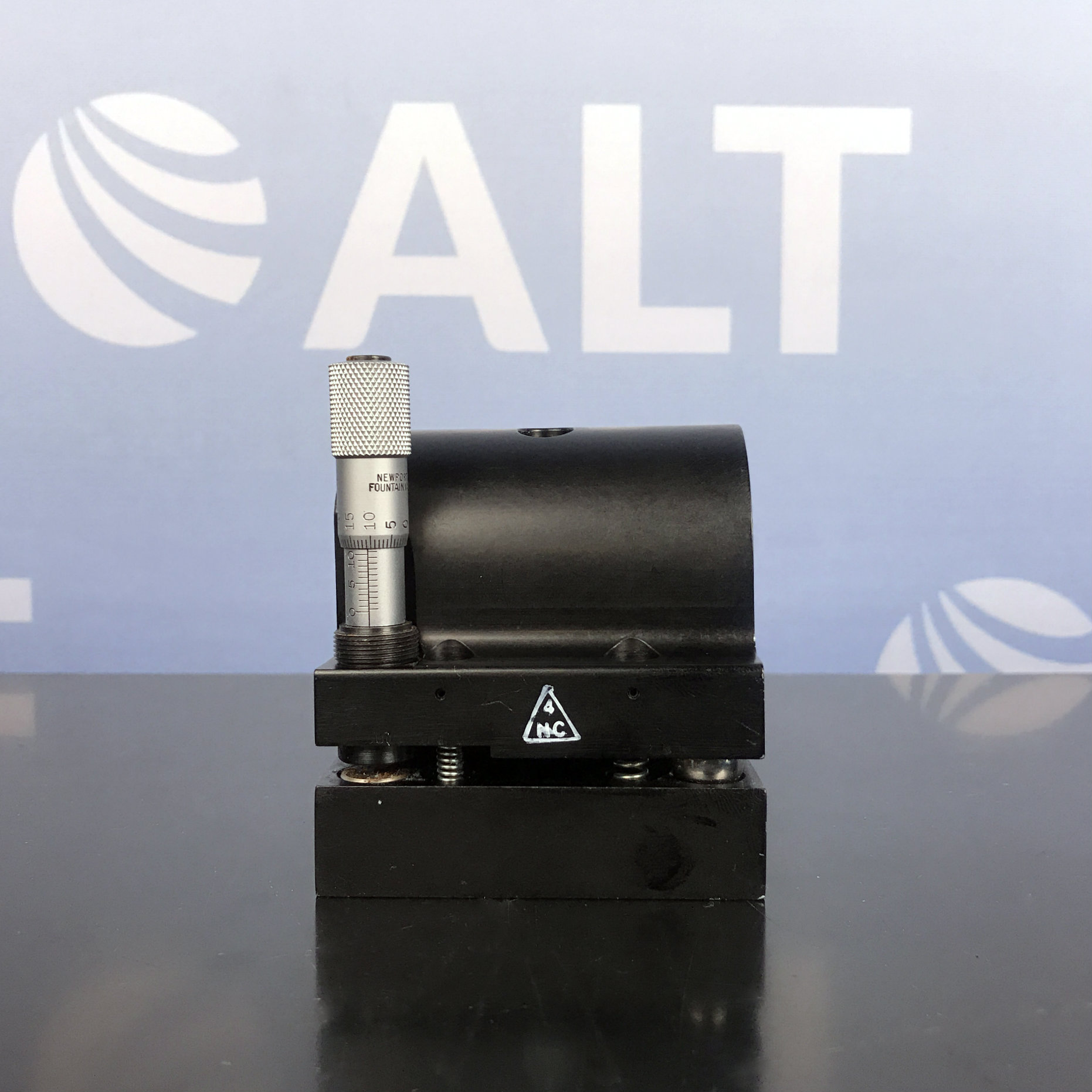 Newport 811 Laser Mount