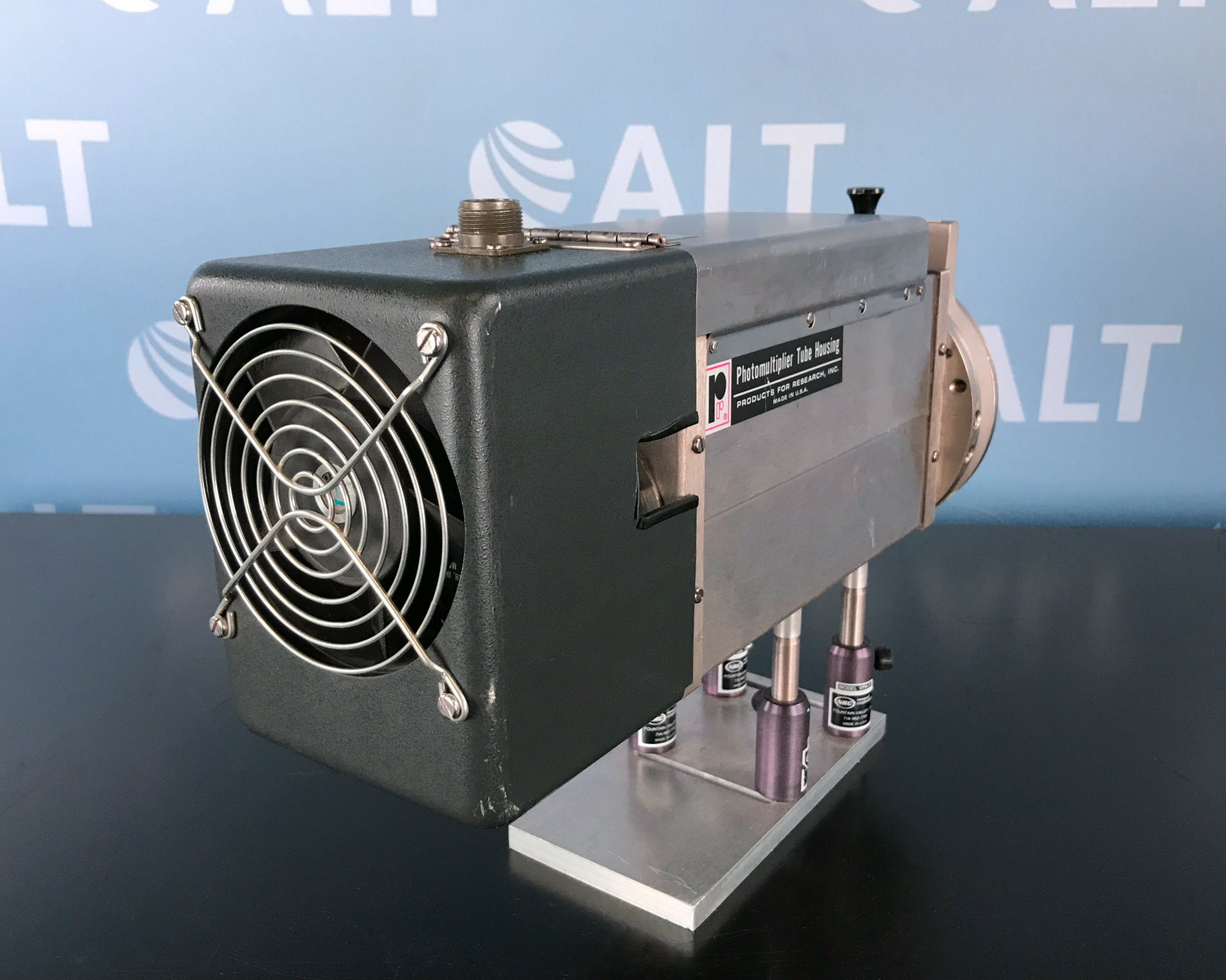 Products for Research Inc Thermoelectric PMT Refrigerated Chamber TE-182 TSRF