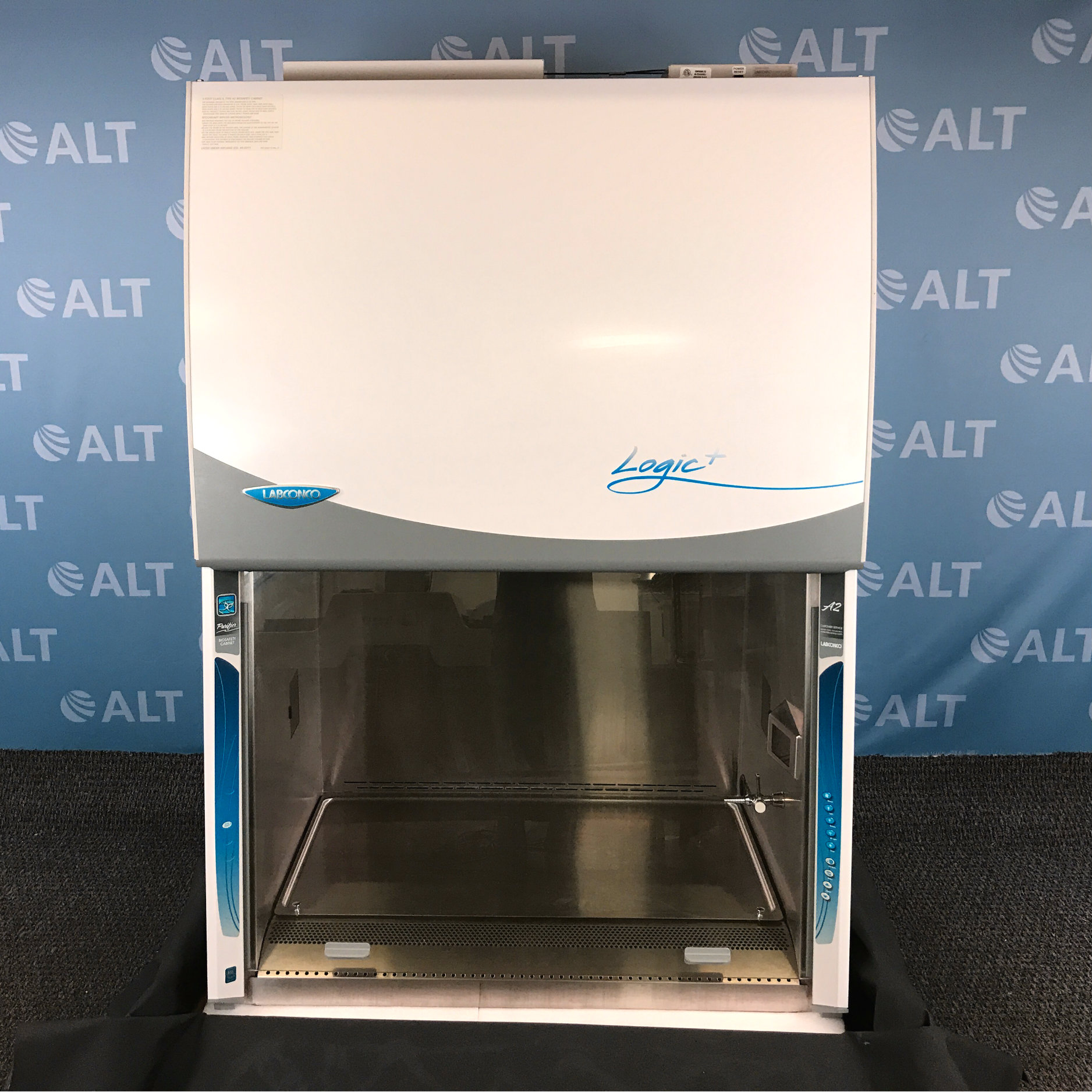 Labconco 3′ REDISHIP Purifier Logic+ A2 Biosafety Cabinet with Base Stand