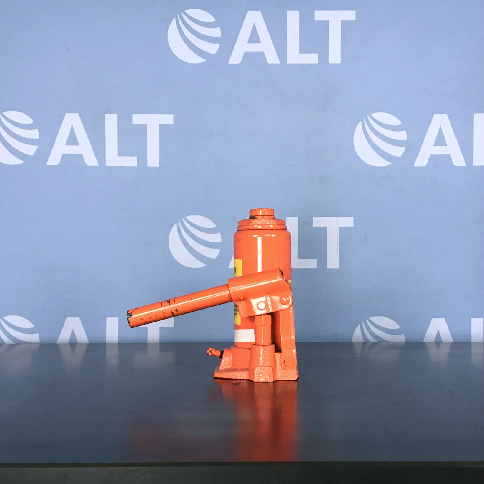Thomson Instrument Company 6-ton Hydraulic Jack