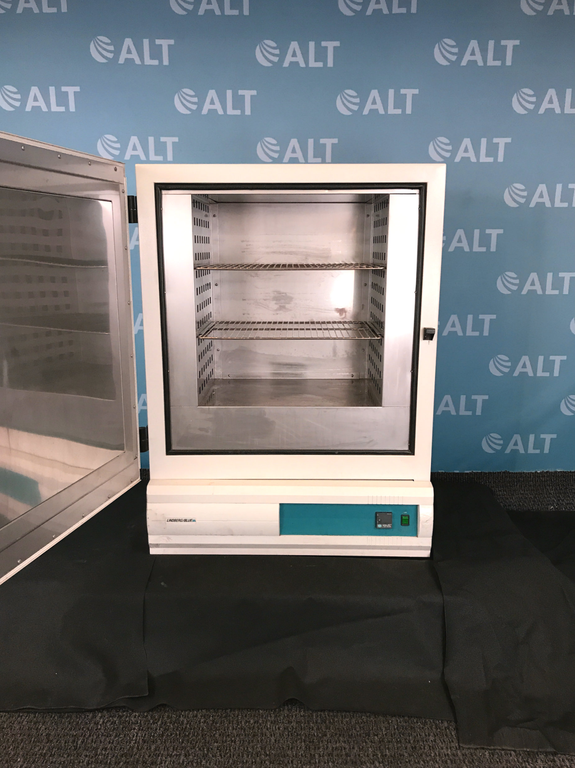 Lindberg/Blue M MO-1450A Mechanical Convection Oven