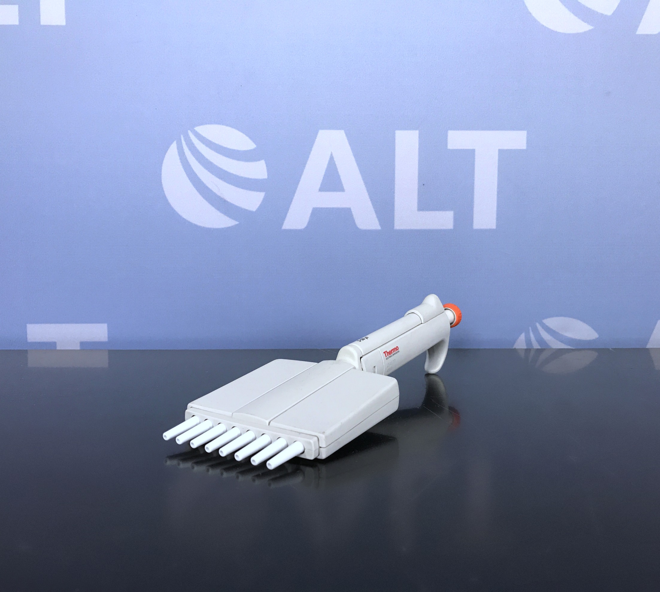 Thermo Electron Corporation Finnpipette 8-Channel Digital Pipette 5-50 ul Model 4510