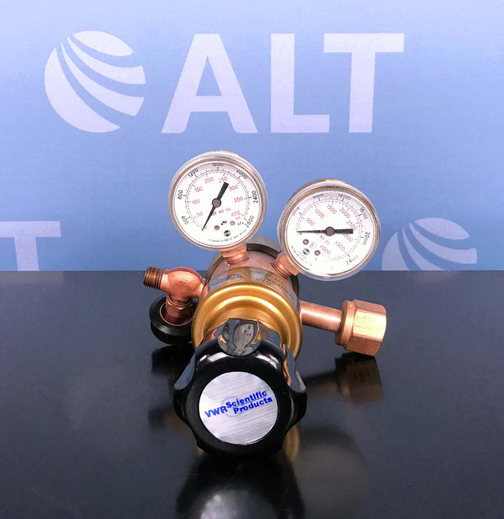 VWR Scientific Multistage Gas Regulator with Neoprene Diaphragm Cat No. 55850-492 (Oxygen)
