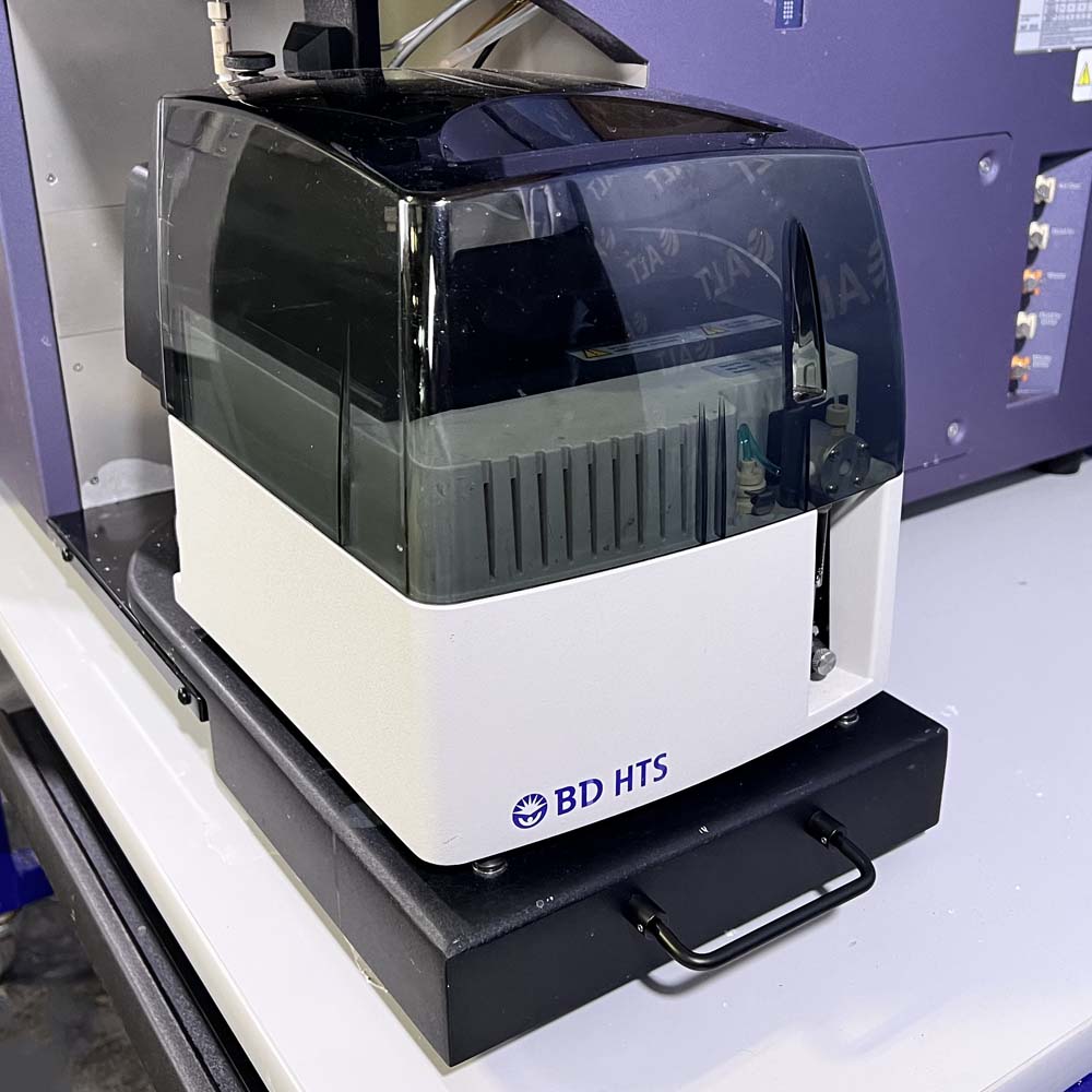 BD Biosciences  LSRFortessa Cell Analyzer With Four Lasers And FACSFlow Supply System