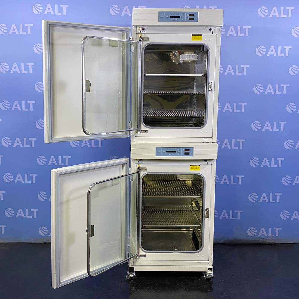 Thermo Forma  3110 Series II Water Jacket CO2 Incubator, Dual Stack