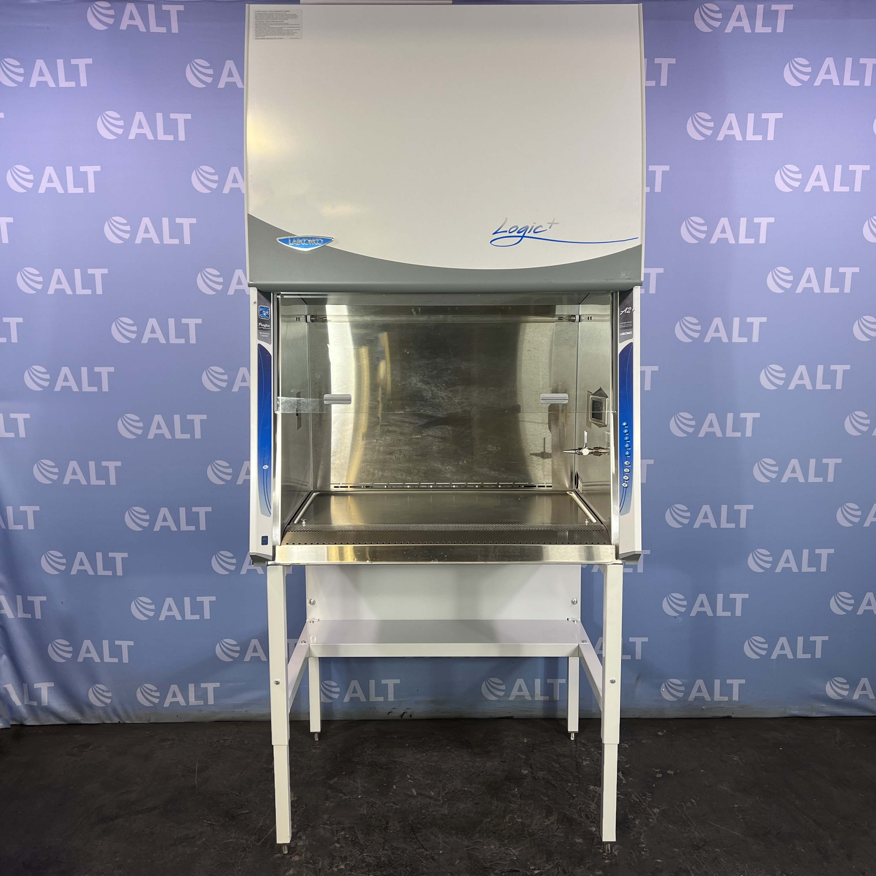 Labconco 3′ Logic+ Class II, Type A2 Biosafety Cabinet, Cat. No. 302389100