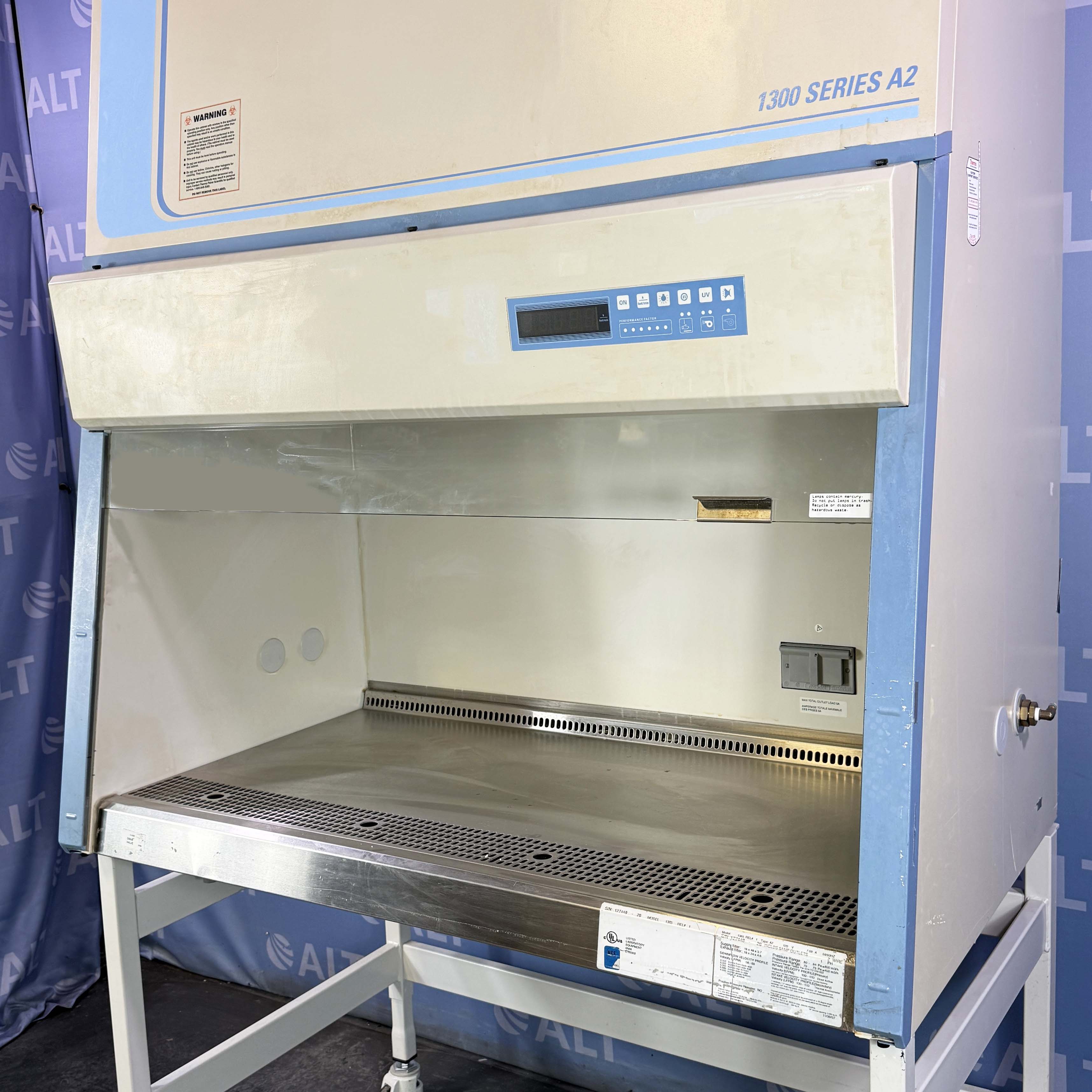 Thermo Scientific  1300 Series Class II, Type A2 Biological Safety Cabinet, Cat. No. 1385 (4′)