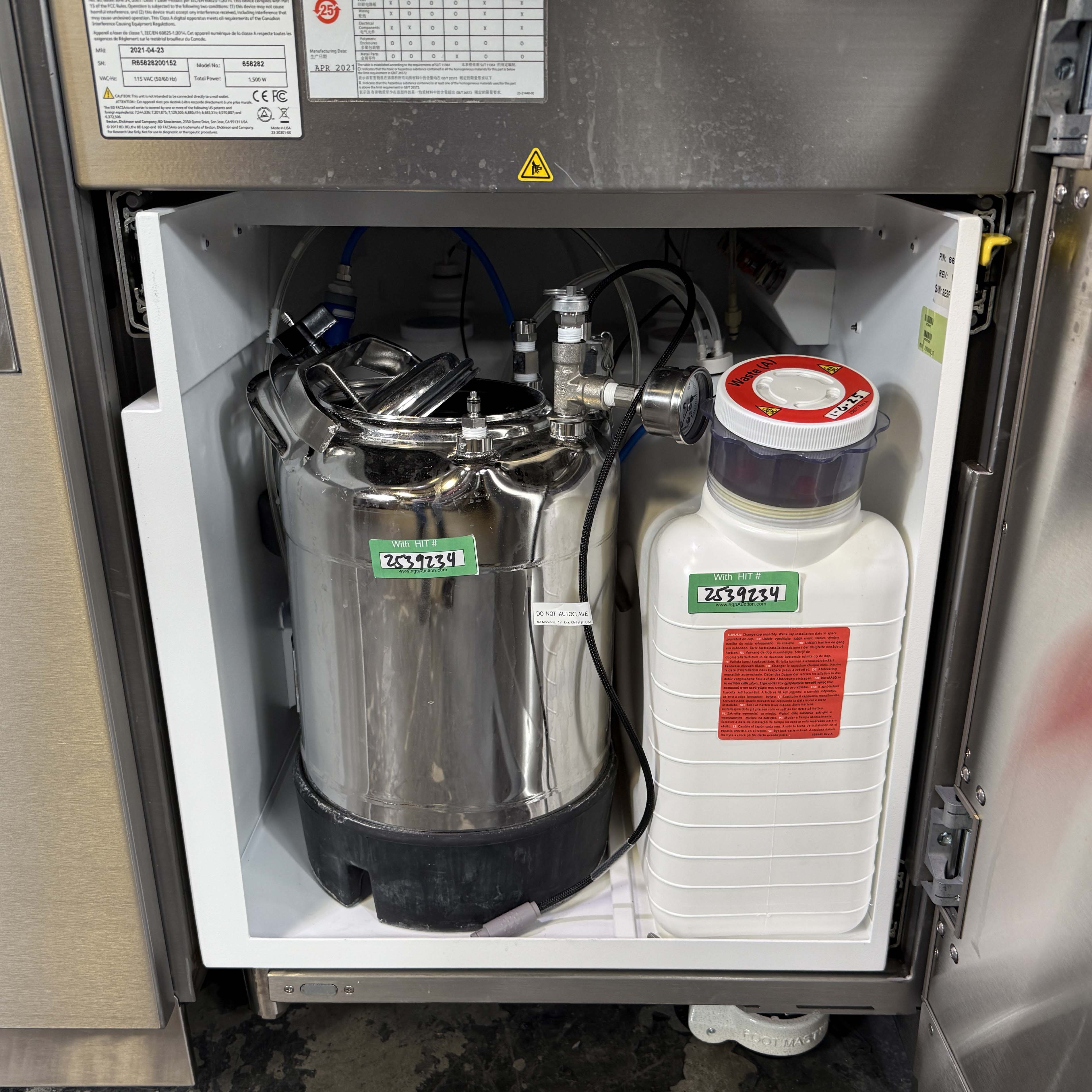 BD Biosciences FACSAria Fusion Flow Cytometer With BD400 Class II Biosafety Cabinet, Thermo Scientific Chiller, And JUN-AIR Compressor