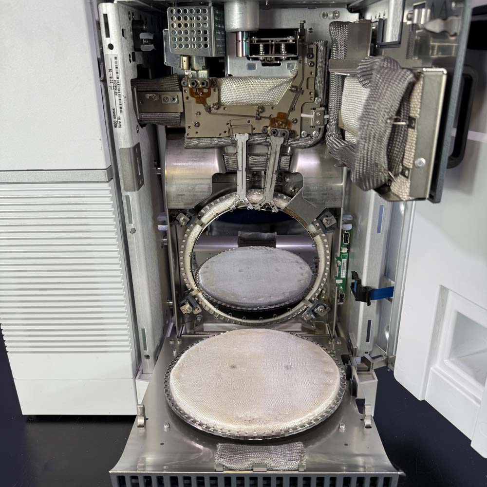Agilent G3950A Intuvo 9000 GC System