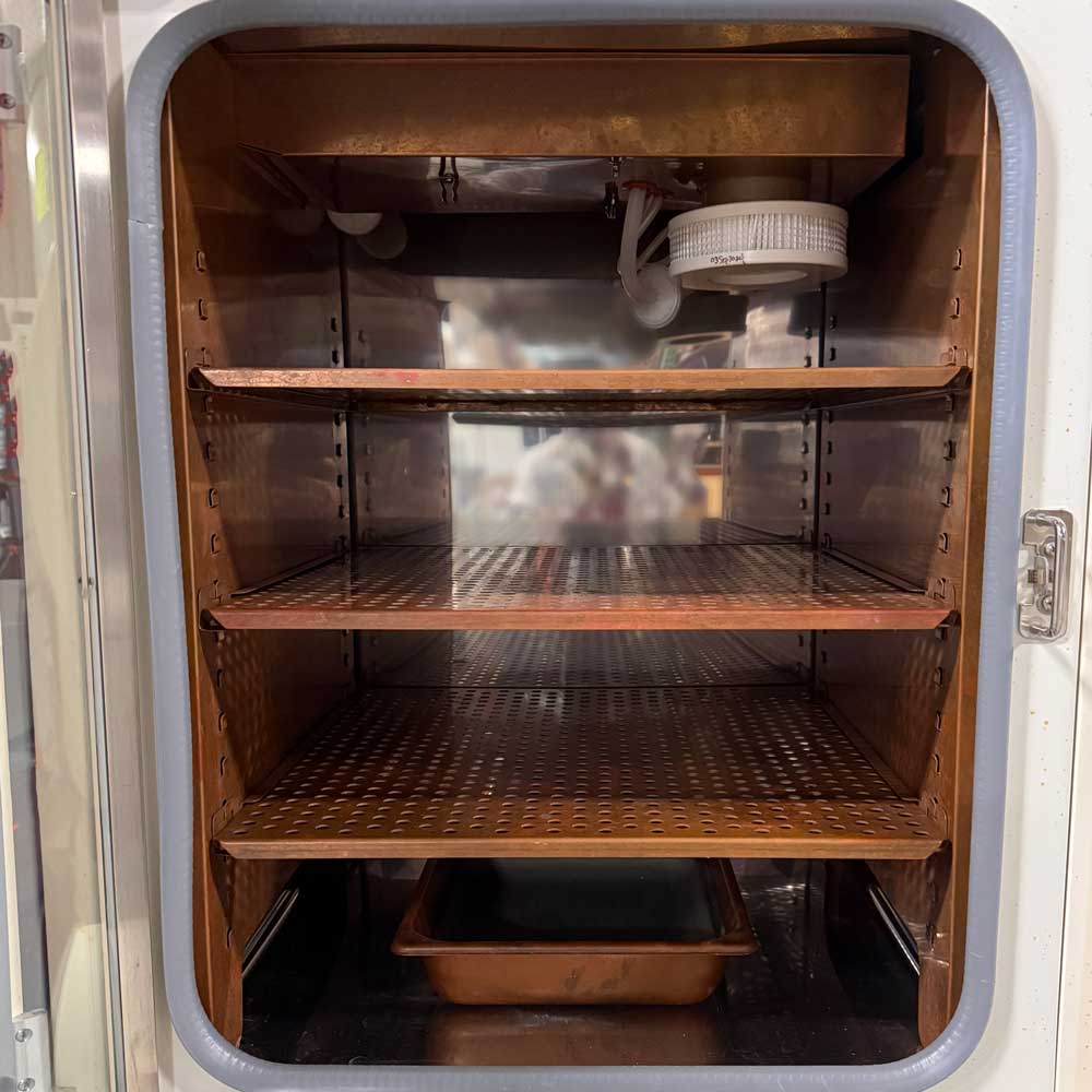 Thermo Electron Corporation Forma Series II 3110 Water Jacketed CO2 Incubator, Copper