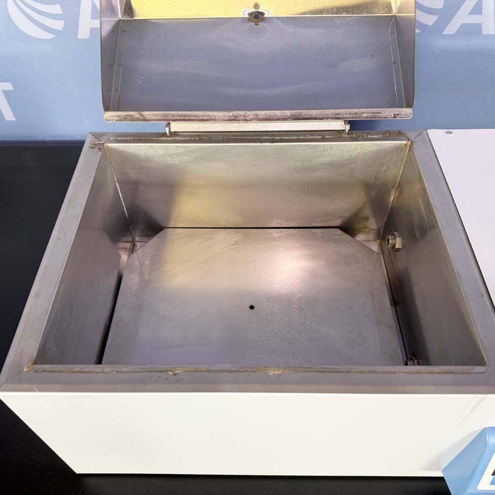 Thermo Scientific  Precision CIR 19 Circulating Water Bath, Cat. No. TSCIR19 (19L)