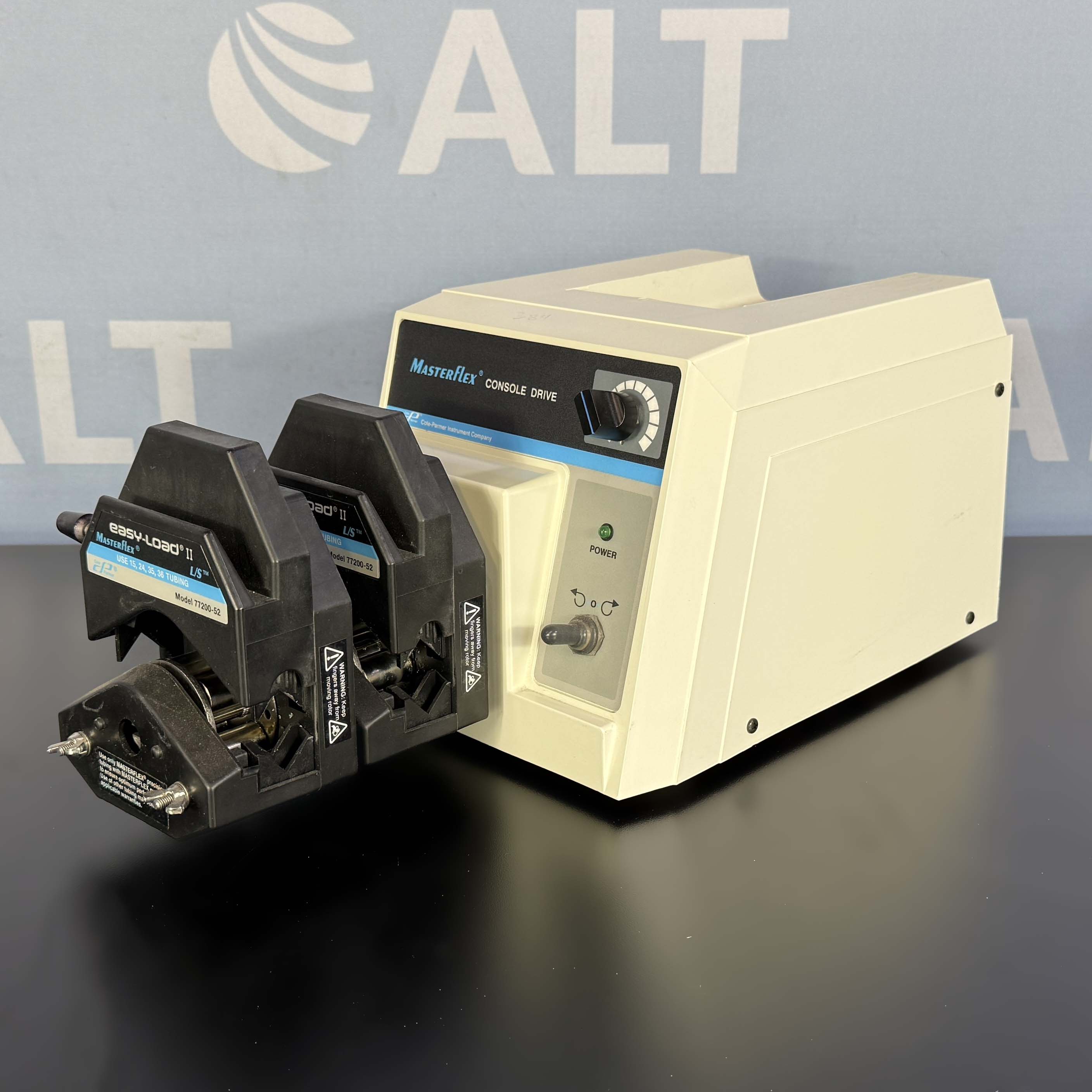 Cole-Parmer MasterFlex Console Drive Peristaltic Pump, Model 7520-60, With Dual Model 77200-52 Easy-Load Heads