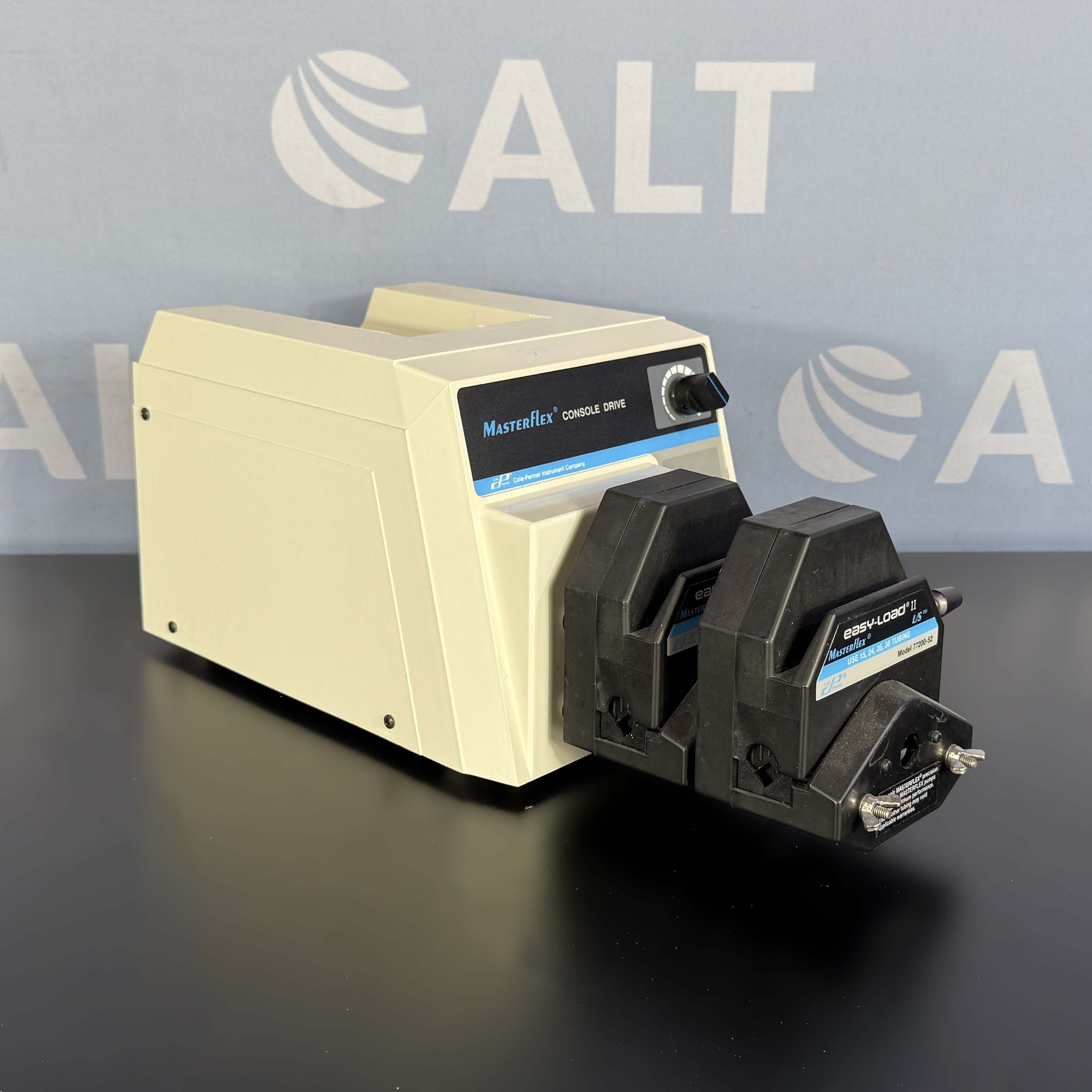 Cole-Parmer MasterFlex Console Drive Peristaltic Pump, Model 7520-60, With Dual Model 77200-52 Easy-Load Heads