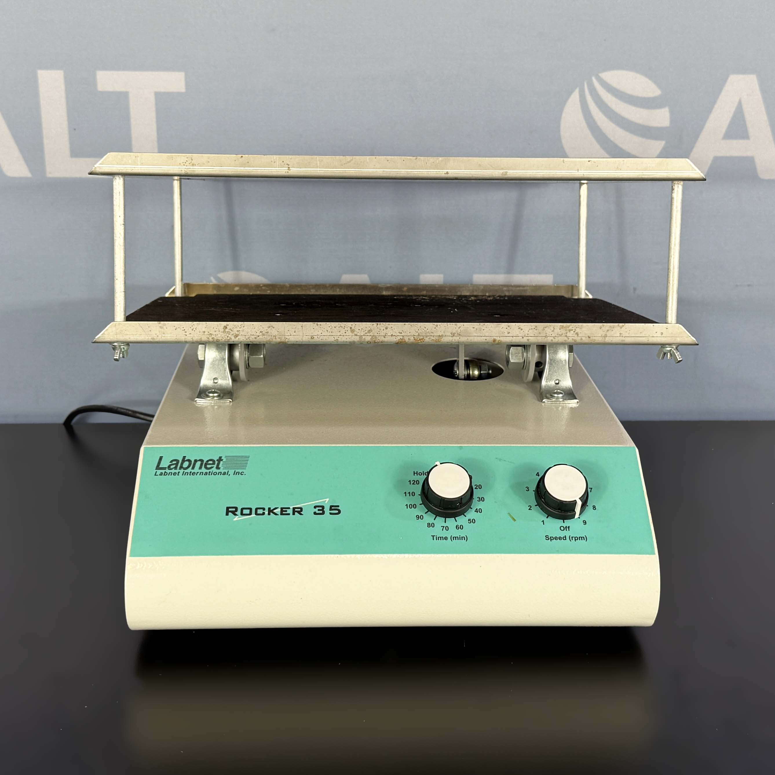 Labnet  Rocker 35, Model S2035-D
