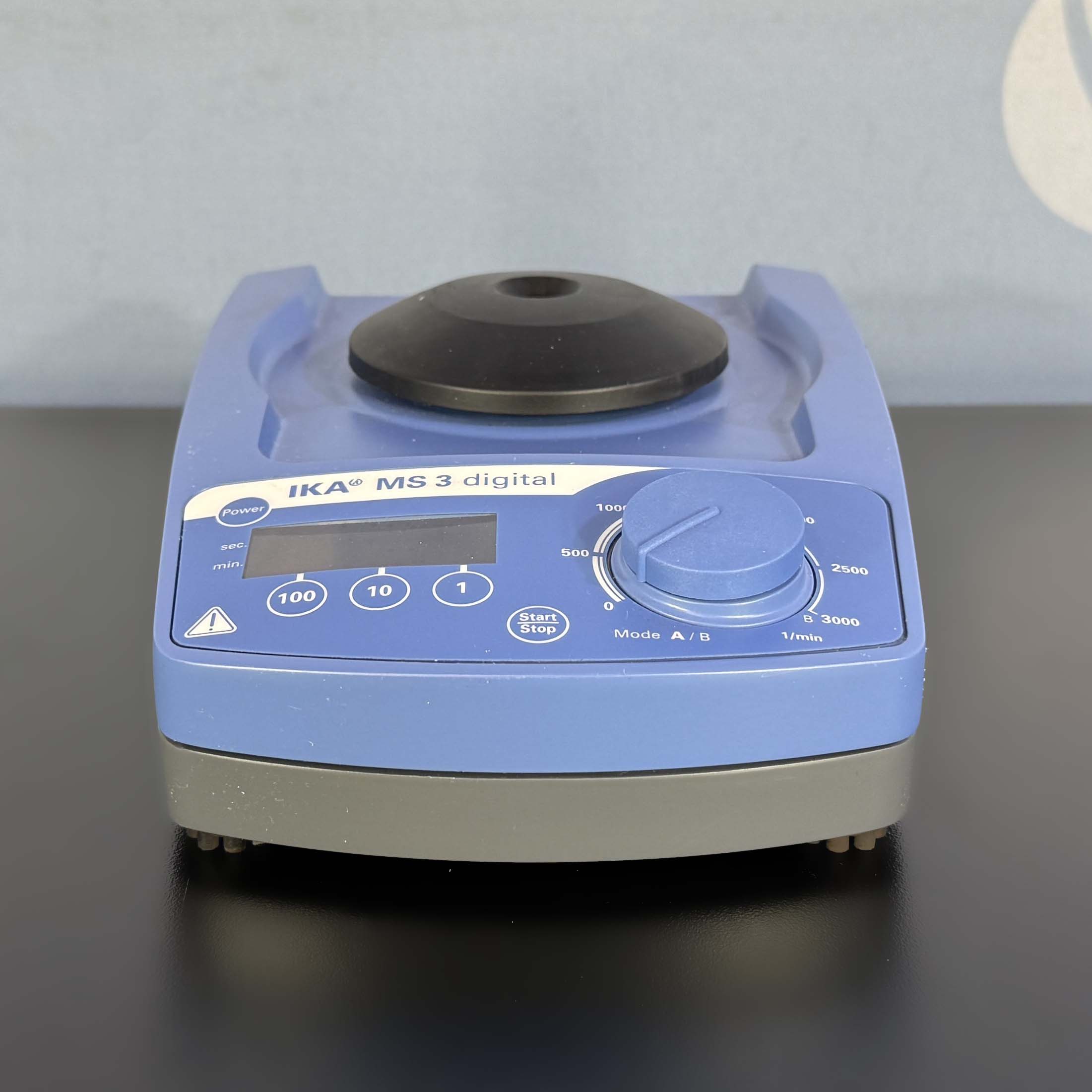 IKA  MS 3 D S000 Digital Vortexer