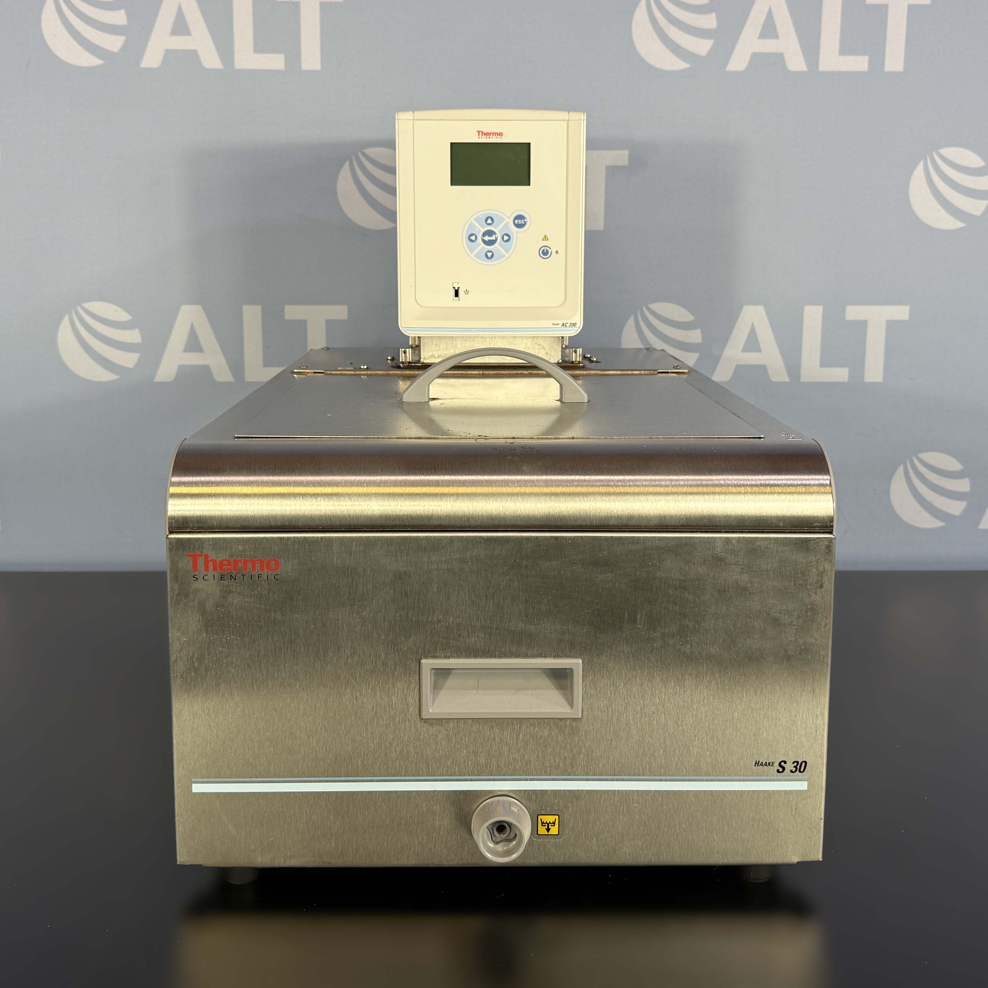 Thermo Scientific Haake AC 200 Circulating Chiller With S 30 Bath