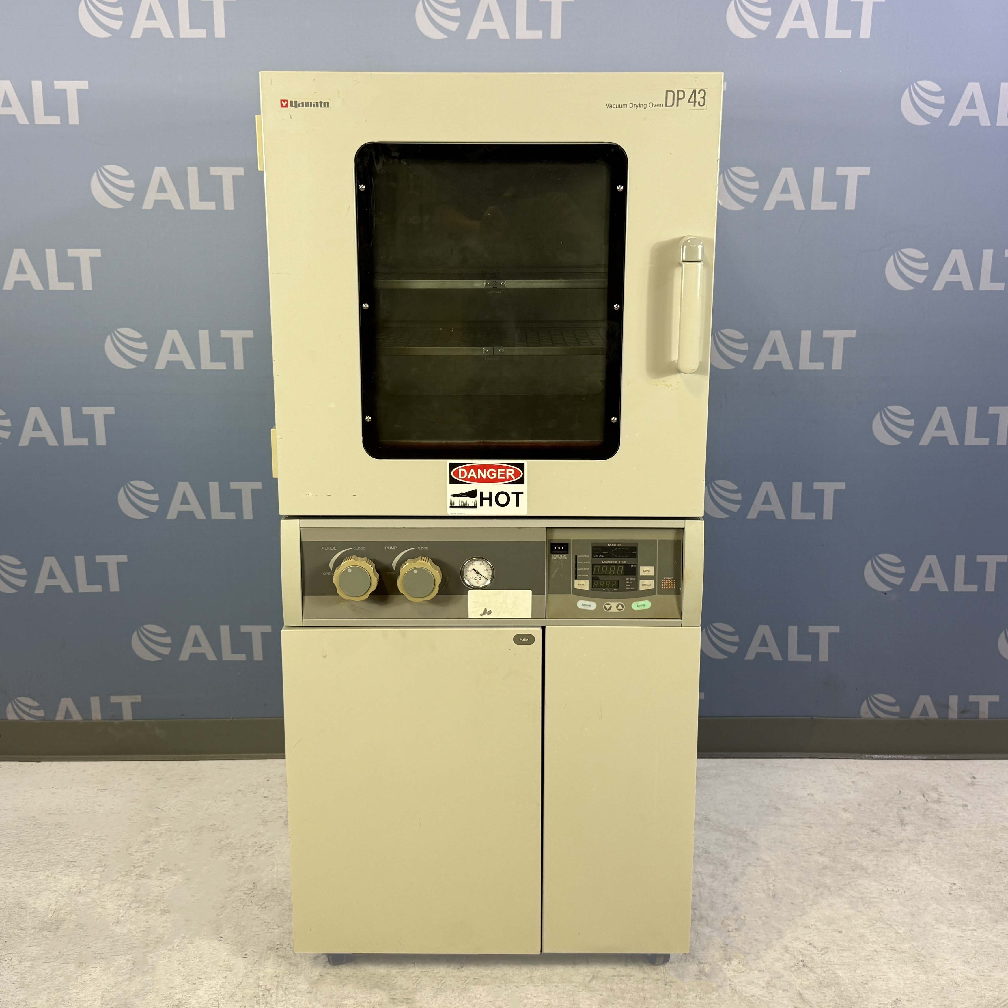 Yamato DP43 Vacuum Drying Oven