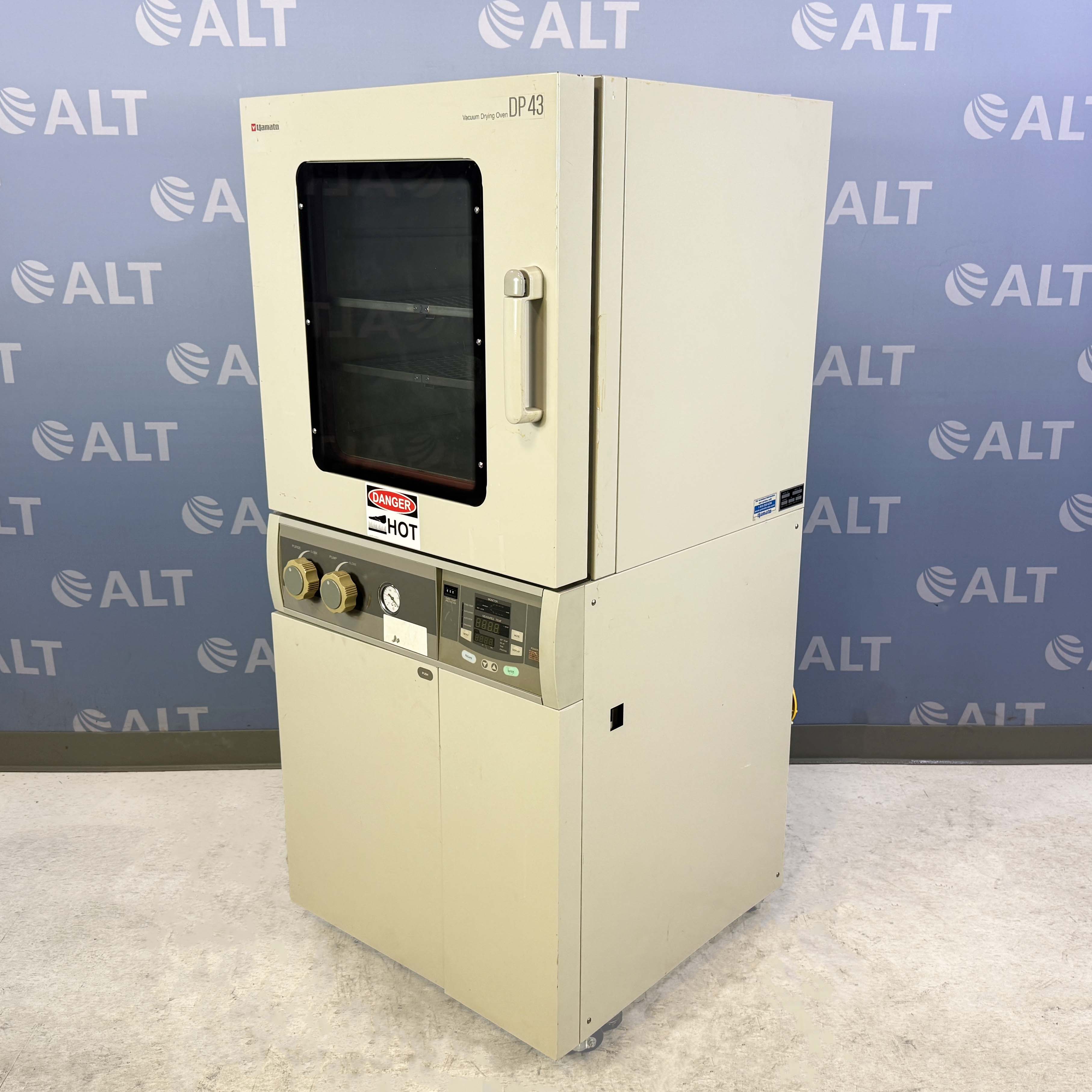 Yamato DP43 Vacuum Drying Oven