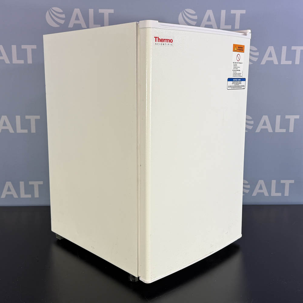 Thermo Scientific Undercounter Lab Freezer, Model 05LFEETSA