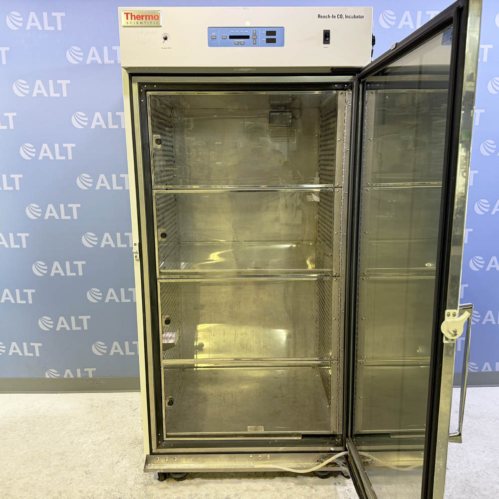 Thermo Scientific  3950ETO Reach-In CO2 Incubator