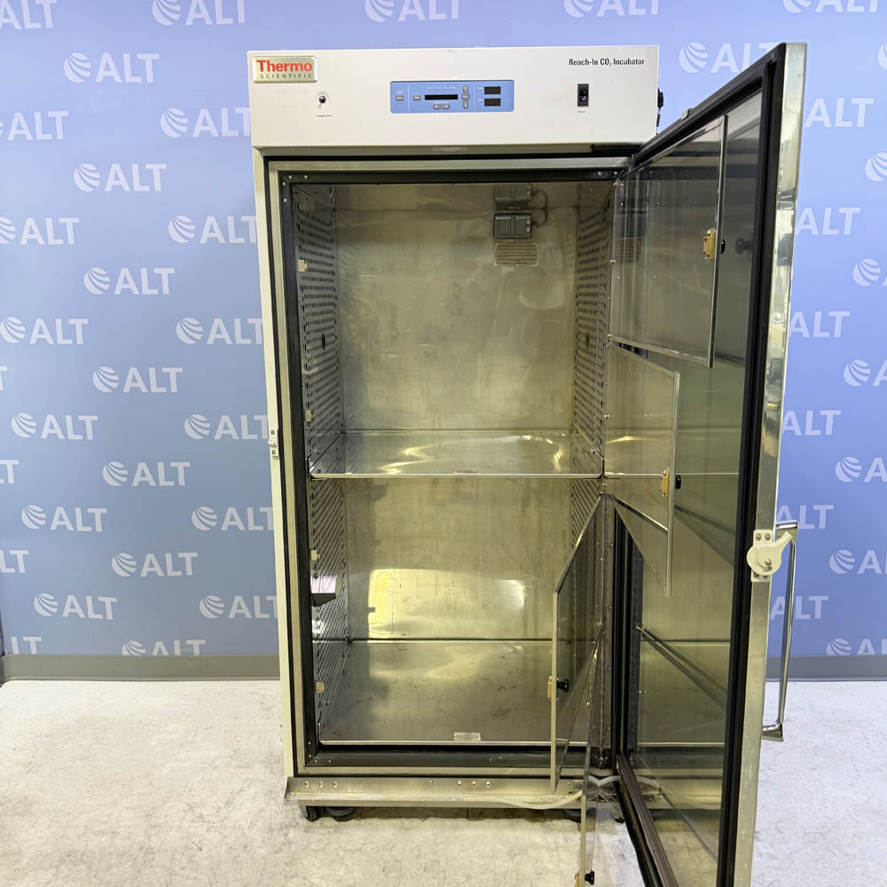 Thermo Scientific  3950ETO Reach-In CO2 Incubator