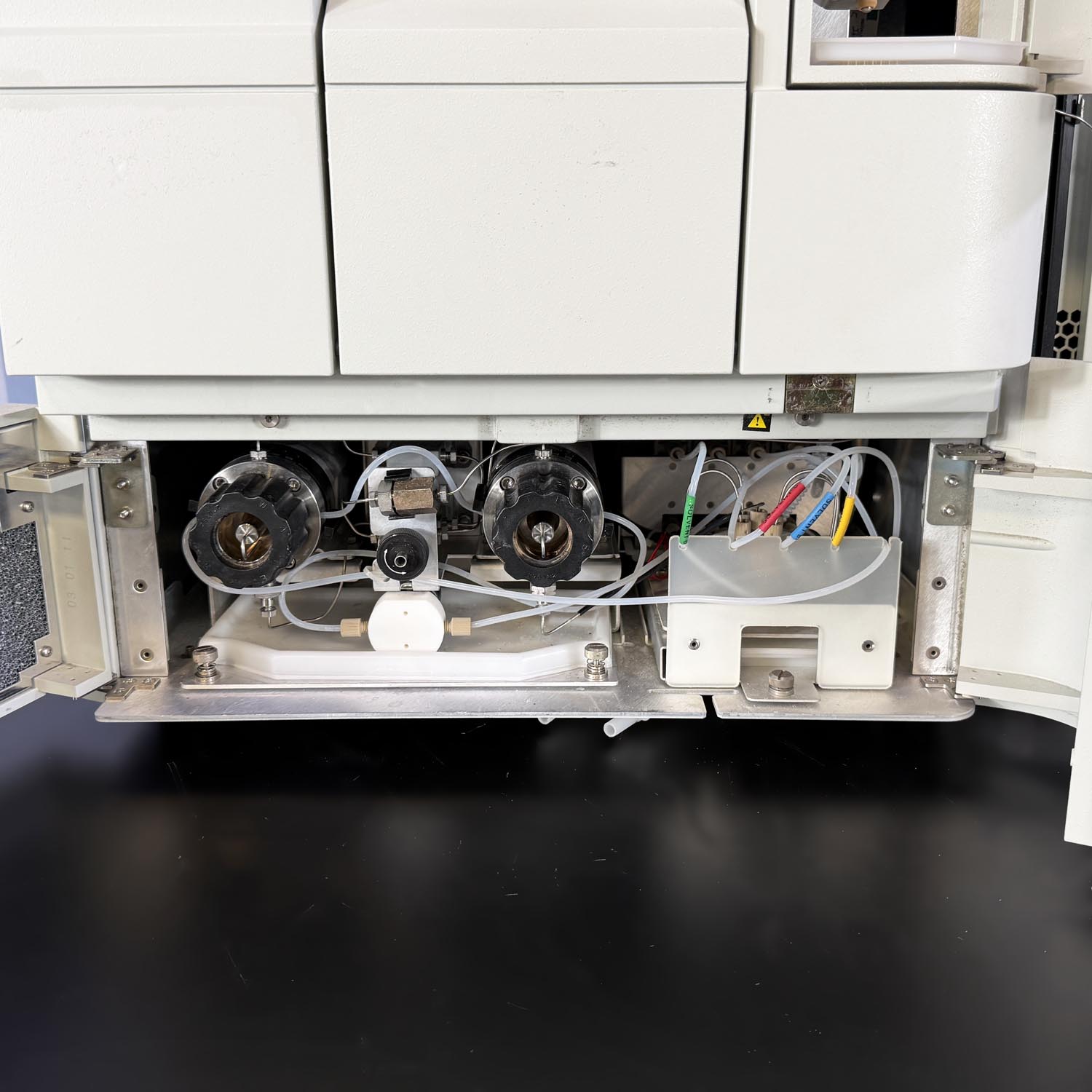 Waters  Alliance HPLC System With e2695 Separations Module, 2998 Photodiode Array Detector, Column Heater/Cooler