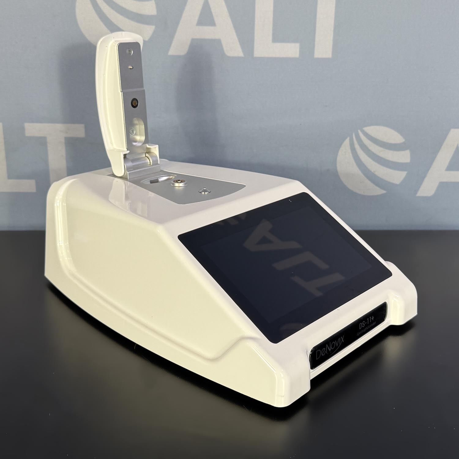 DeNovix DS-11+ Spectrophotometer