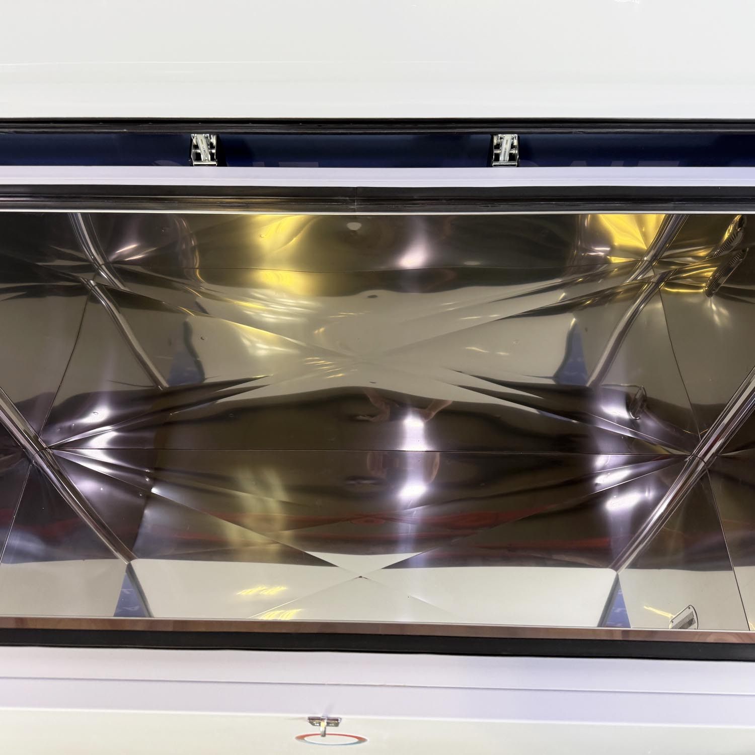Lauda  -86c to -50c Versafreeze VF 75085 C Ultra-Low Chest Freezer, 750L