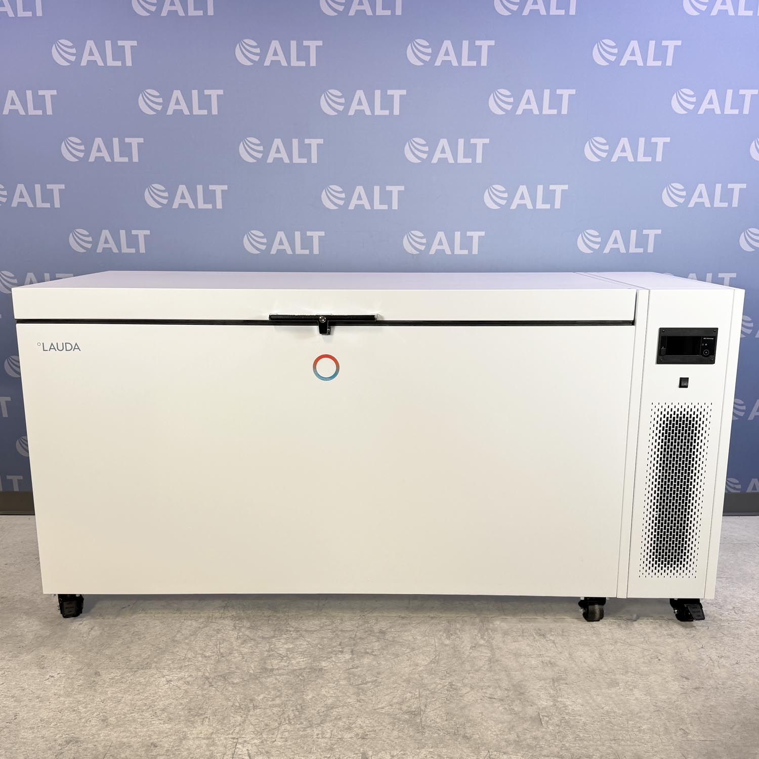 Lauda  -86c to -50c Versafreeze VF 75085 C Ultra-Low Chest Freezer, 750L