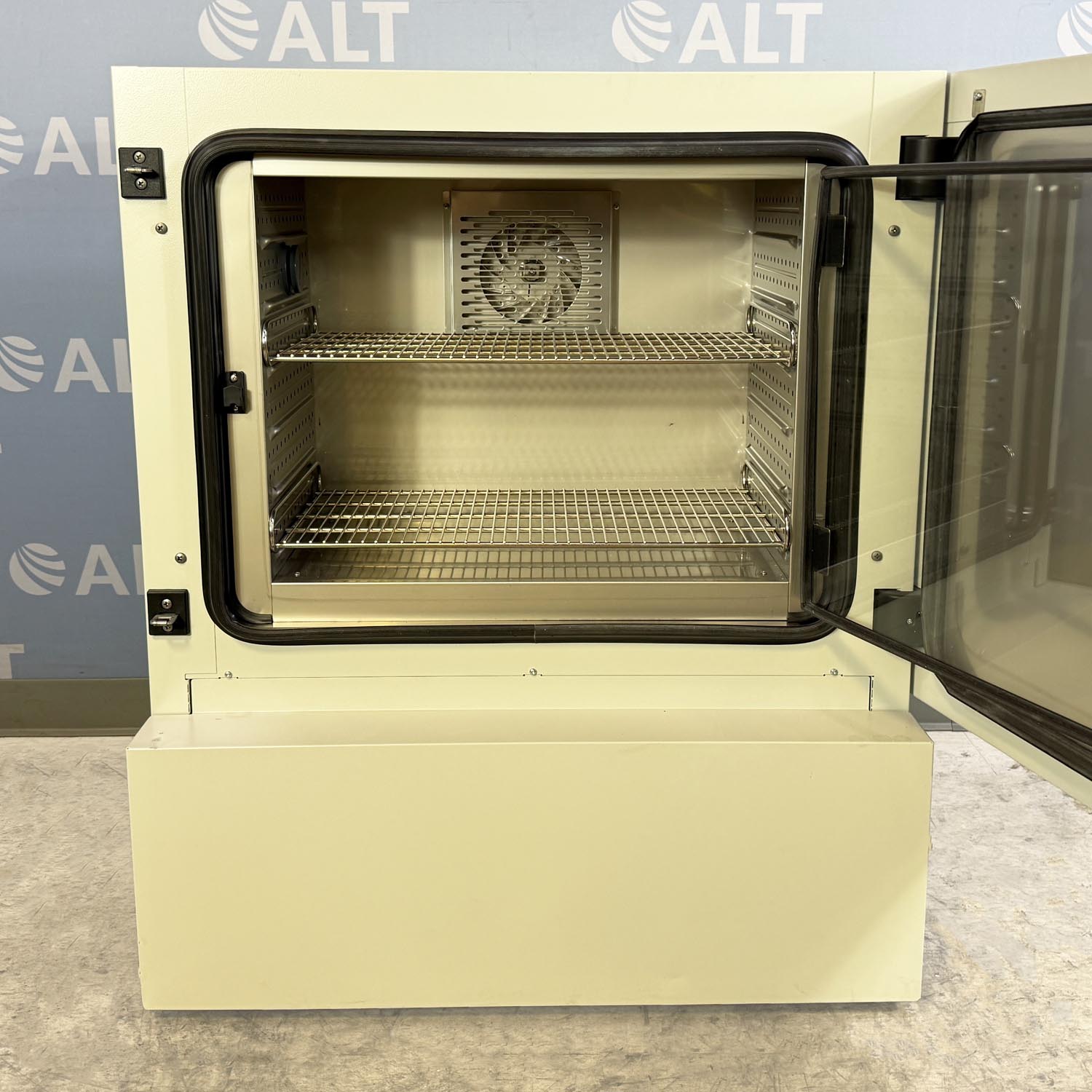 Binder Constant Climate Chamber KBF 115-UL
