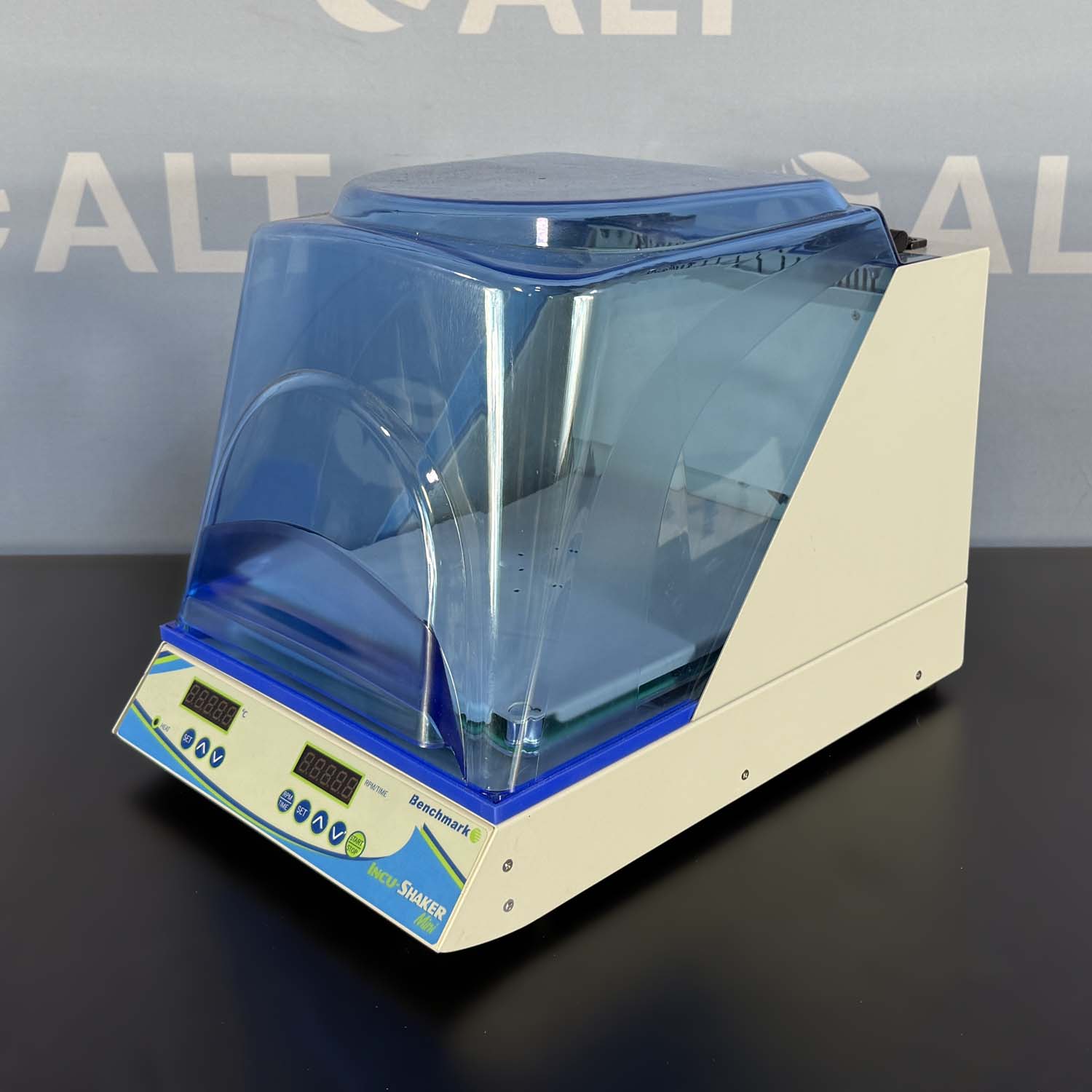 Benchmark Scientific  Incu-Shaker Mini H1000-M Incubator Shaker