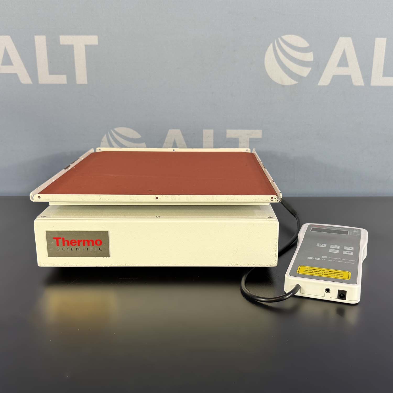 Thermo Scientific MaxQ 2000 CO2 Plus Digital Benchtop Orbital Shaker, Cat. No. 88881101B