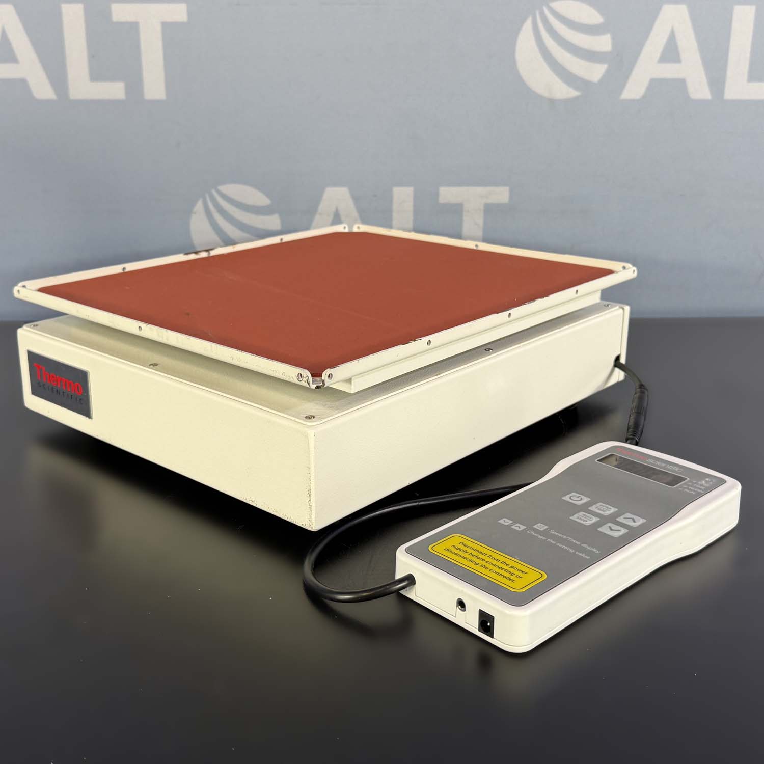 Thermo Scientific MaxQ 2000 CO2 Plus Digital Benchtop Orbital Shaker, Cat. No. 88881101B