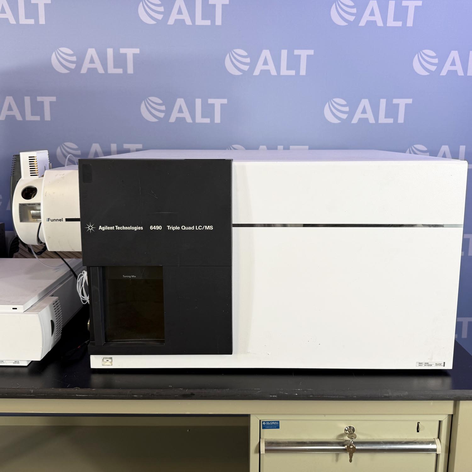 Agilent  G6490A Triple Quad LC/MS System With Jet Stream Electrospray Ionization Source And 1200/1260/1290 Series HPLC With G4225A HiP Degasser, G1312B Bin Pump SL, G1367E HiP ALS, G1330B Thermostat, G1316C TCC