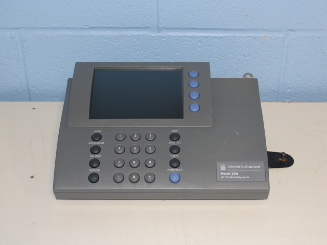 Denver Instrument 220 pH/mV/Temperature/Conductivity Meter