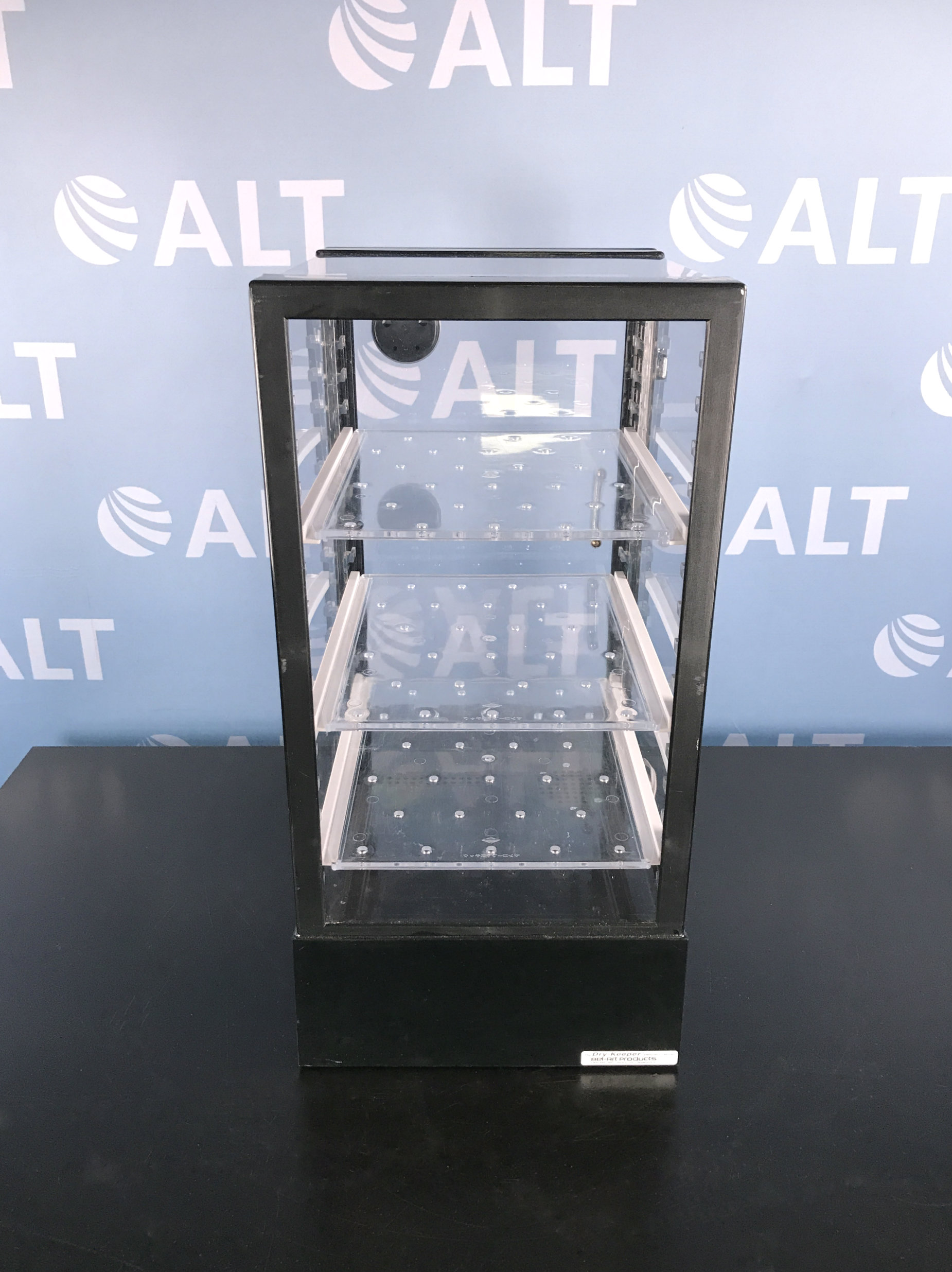 Sanplatec Corp  Dry Keeper Vertical Auto-Desiccator Cabinet