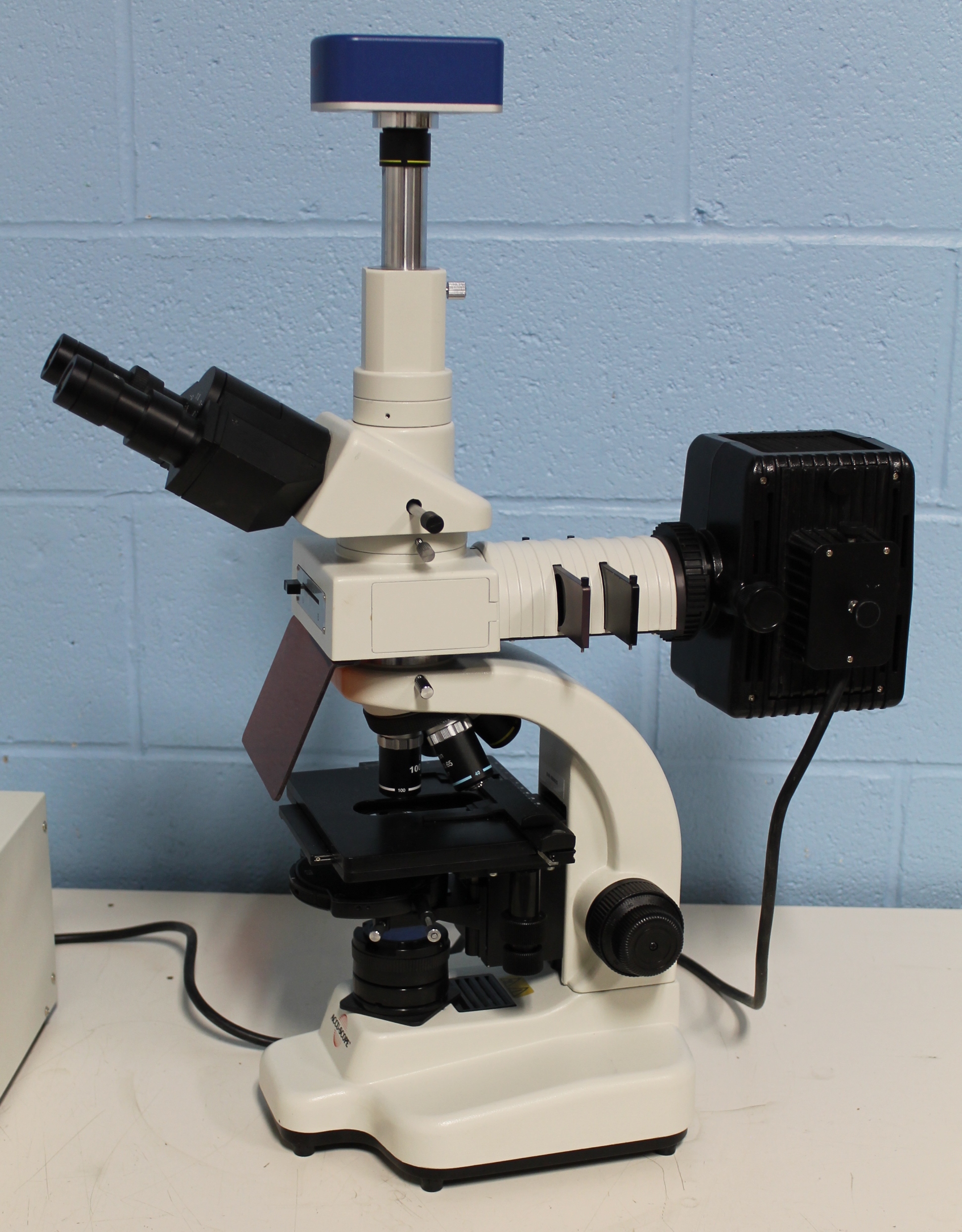 Accu-Scope 3016EPI Microscope