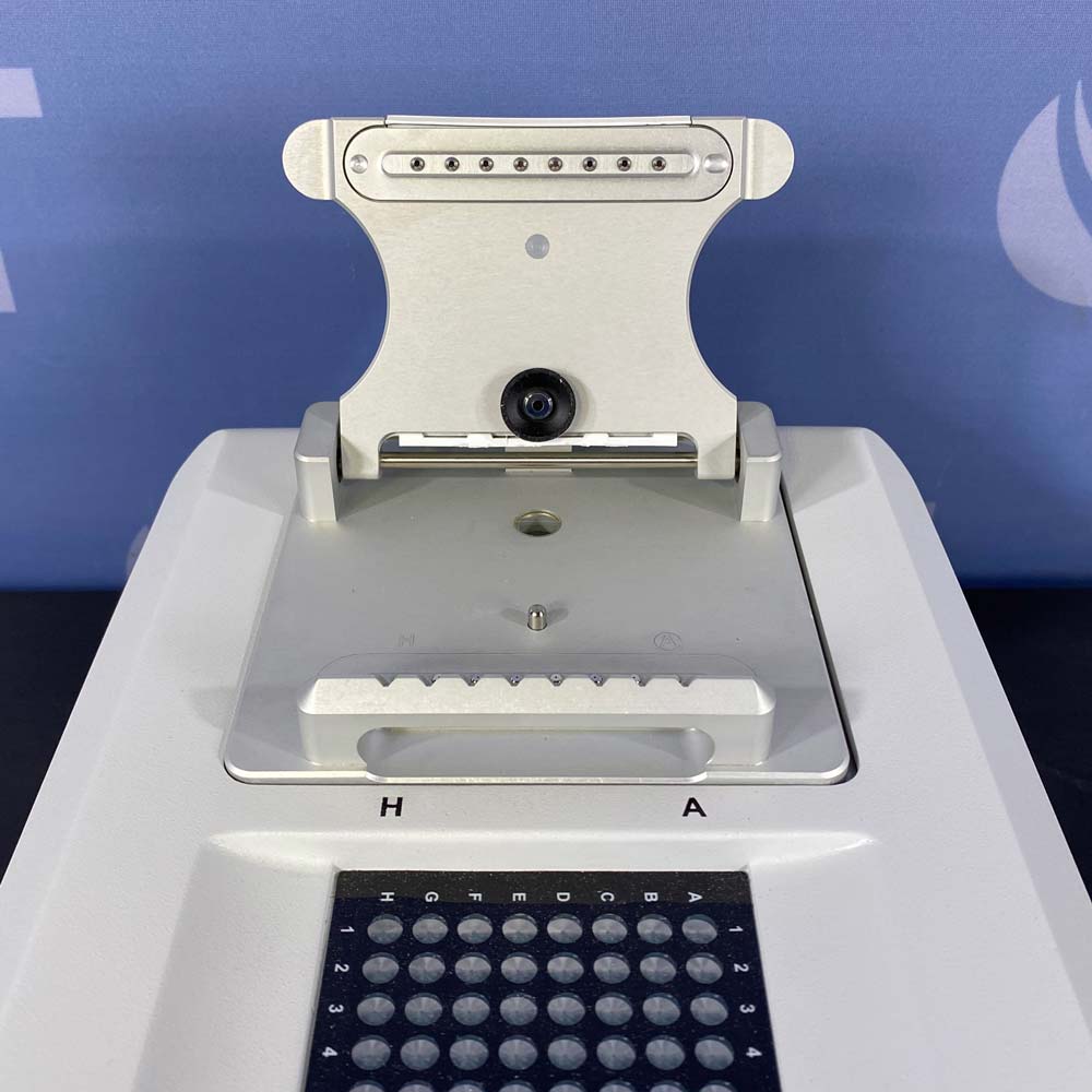 Thermo Scientific NanoDrop 8000 UV-Vis Spectrophotometer