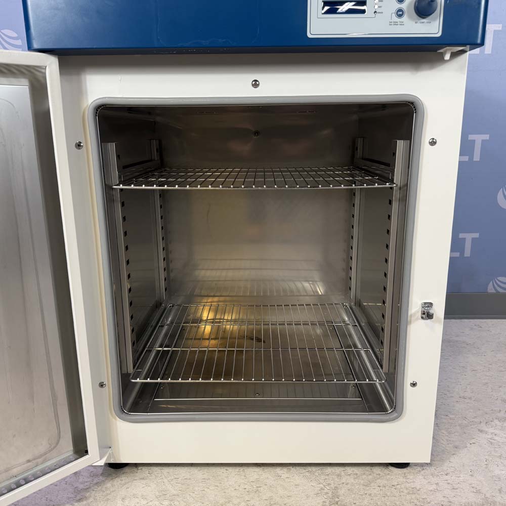 VWR  Symphony Gravity Convection Oven, P/N 414004-552