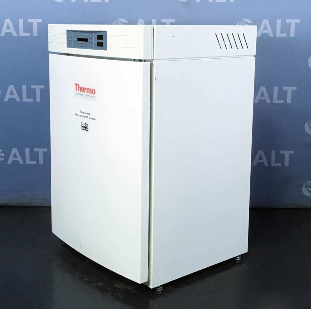 Thermo Electron Corporation Forma Series II 3110 Water Jacketed CO2 Incubator, Copper