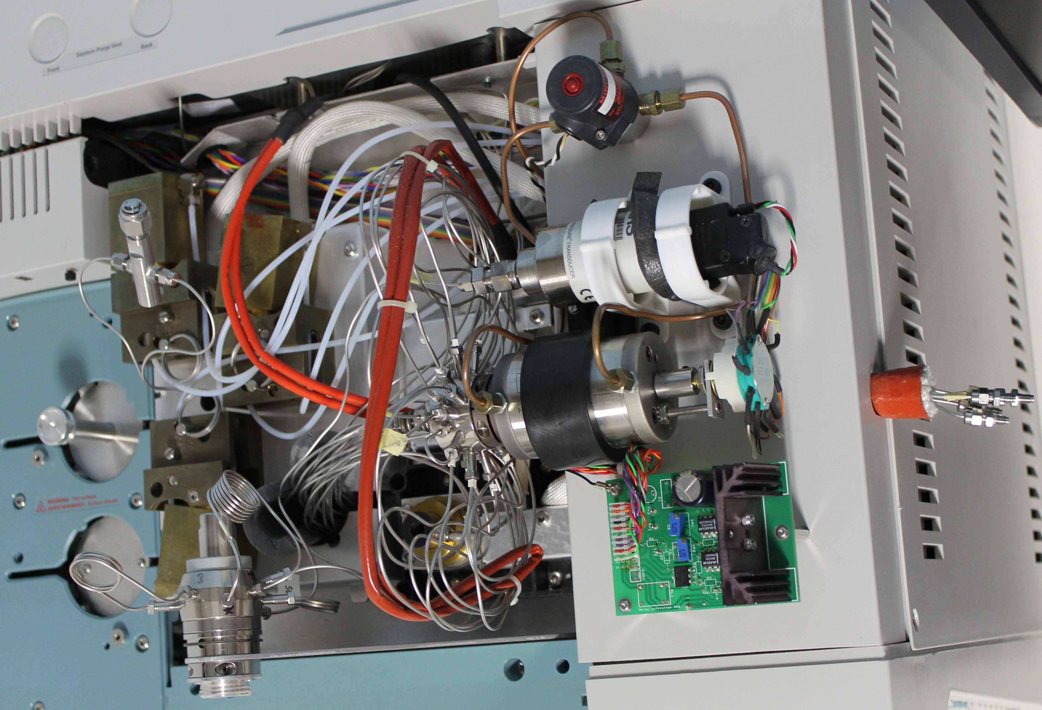 Hewlett Packard 6890N (G1530N) Gas Chromatograph (GC) and Purge