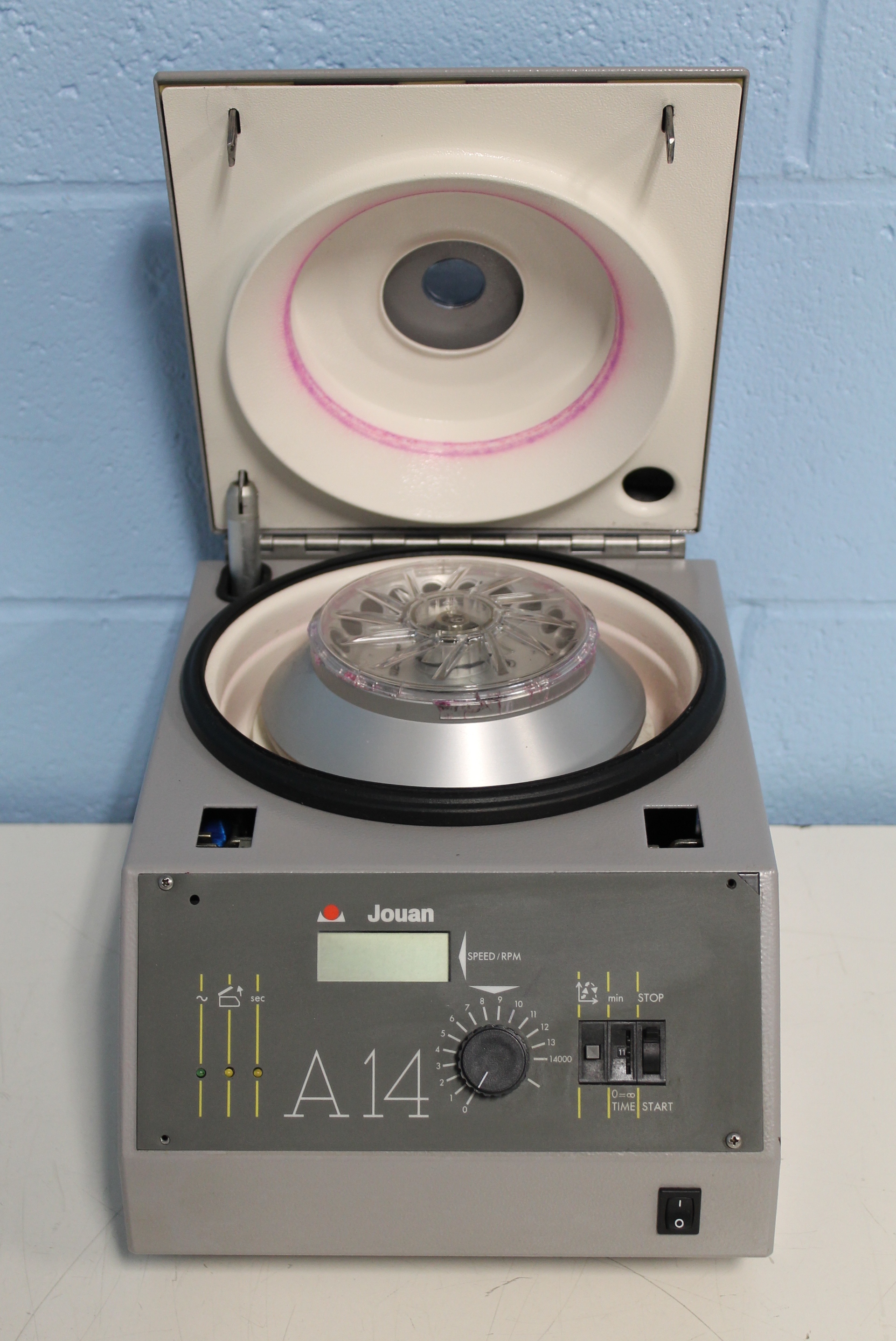 Jouan A14 Centrifuge
