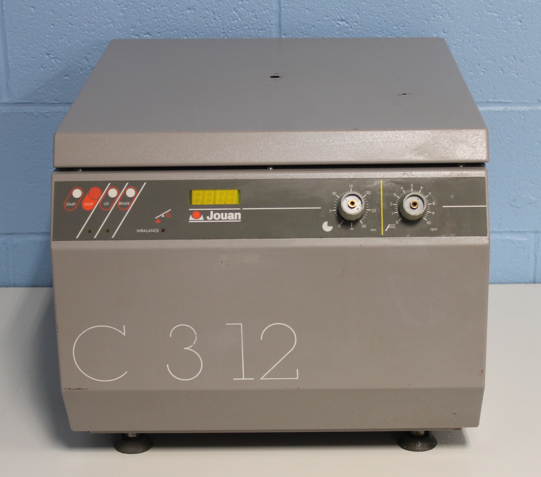 Jouan C312 Benchtop Centrifuge