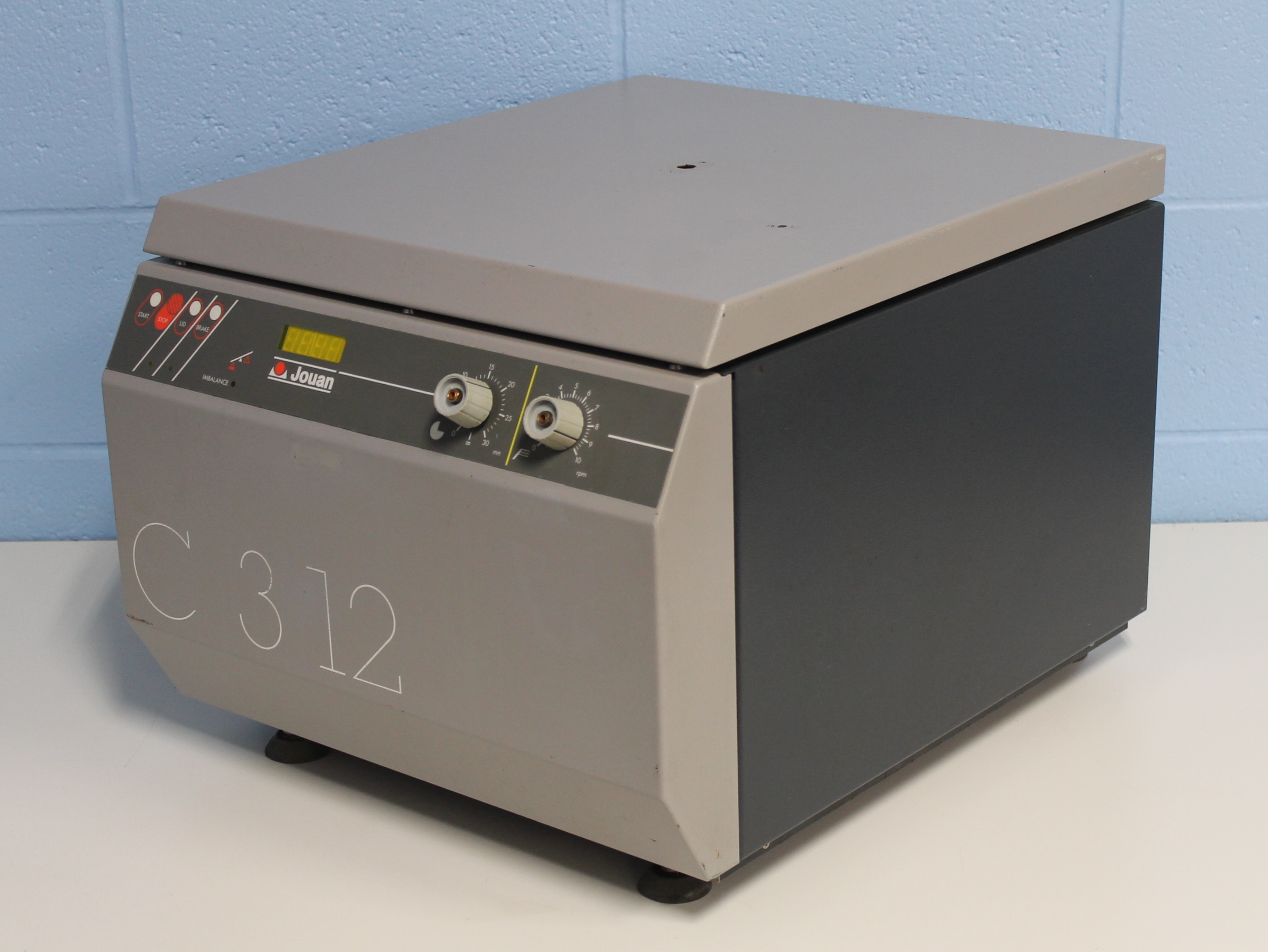 Jouan C312 Benchtop Centrifuge